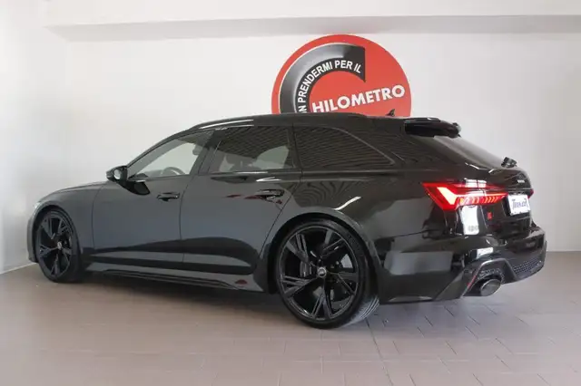 Audi RS6 view 3