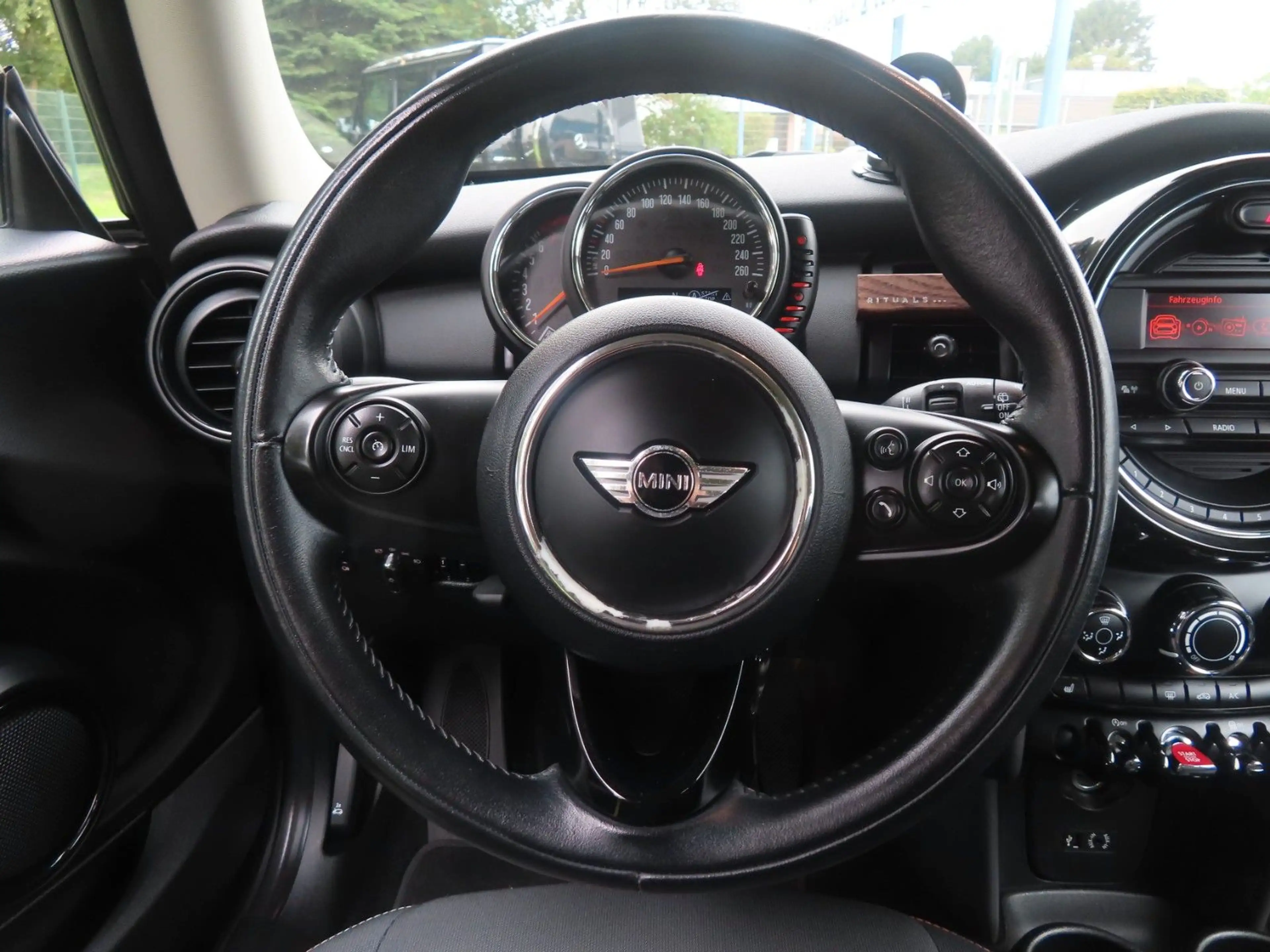 MINI One Mini "17 Zoll Alu, Sitzheizung, Tempomat" — photo 14
