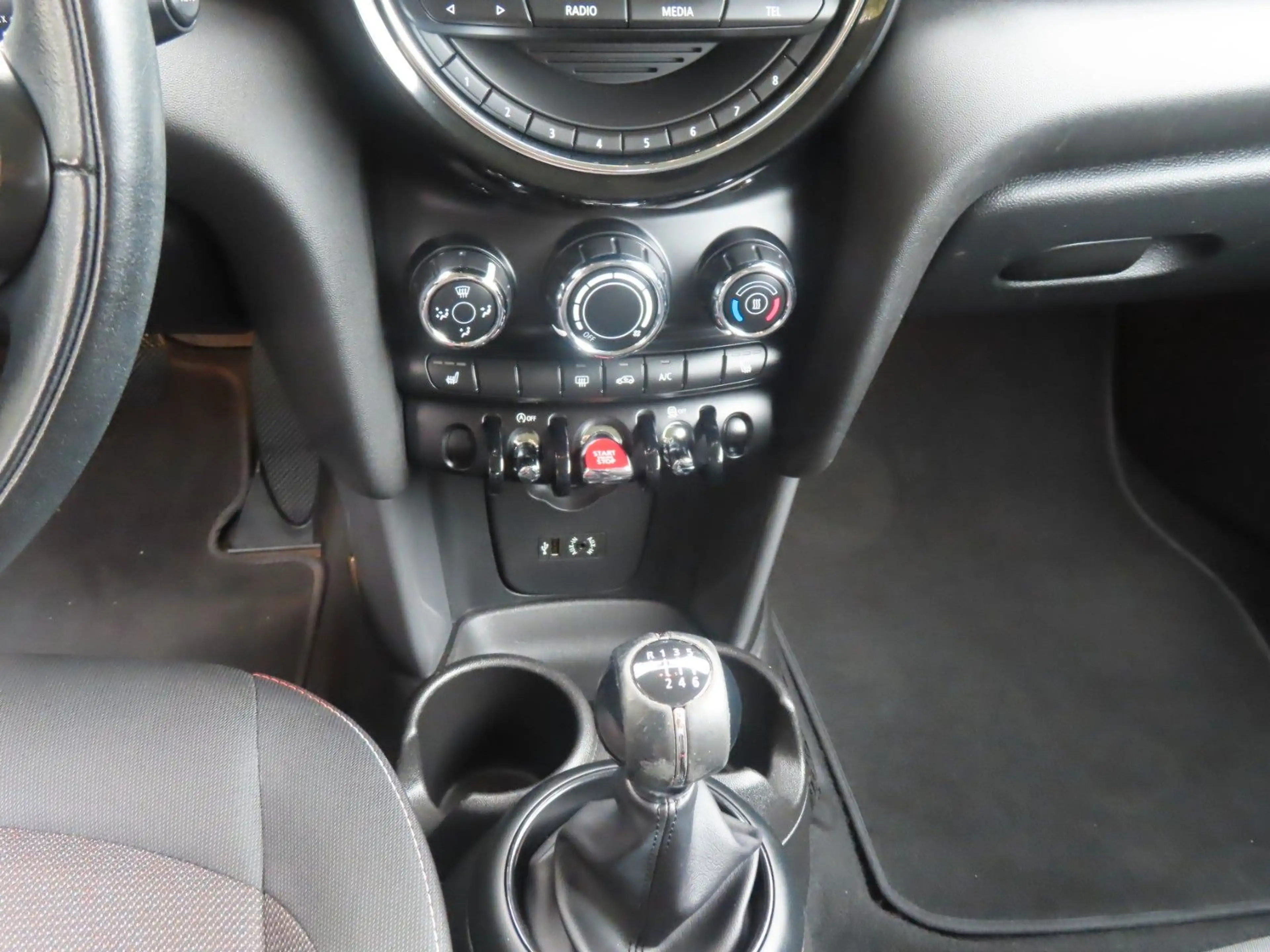 MINI One Mini "17 Zoll Alu, Sitzheizung, Tempomat" — photo 15
