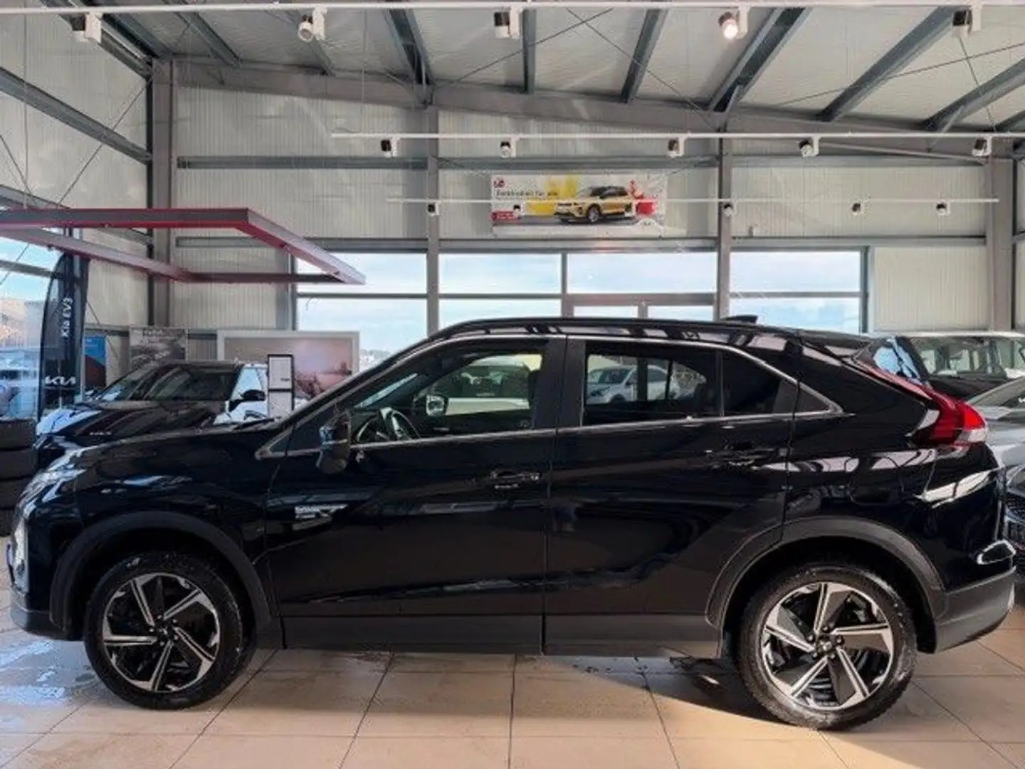 Mitsubishi Eclipse Cross Plus Hybrid 4WD Schwarz - 2