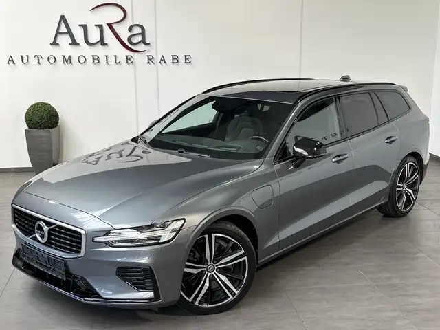Volvo V60 T8 AWD Twin Engine R-Design NAV+LED+AHK+360°
