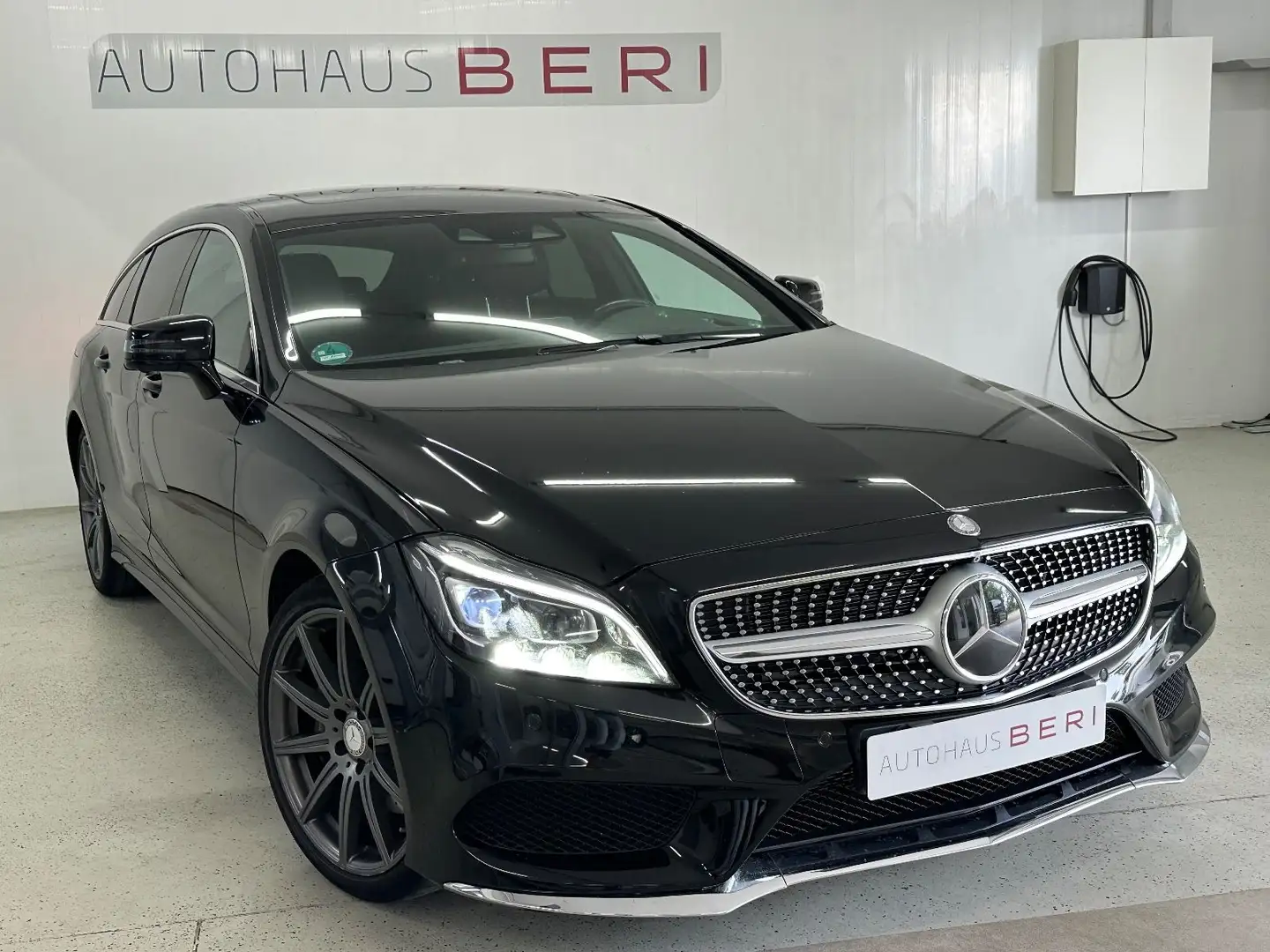 Mercedes-Benz CLS CLS400 4Matic Shooting Br. AMG*Multibeam*H&K Schwarz - 1