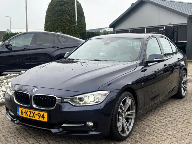 BMW 320 3-serie 320I High Executive 2013 Sport Edition Xen