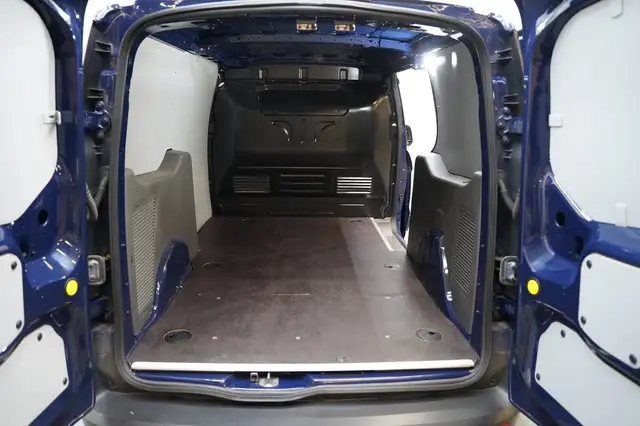 Ford Transit Connect view 10