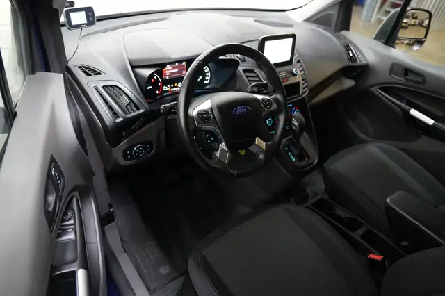 Ford Transit Connect view 12