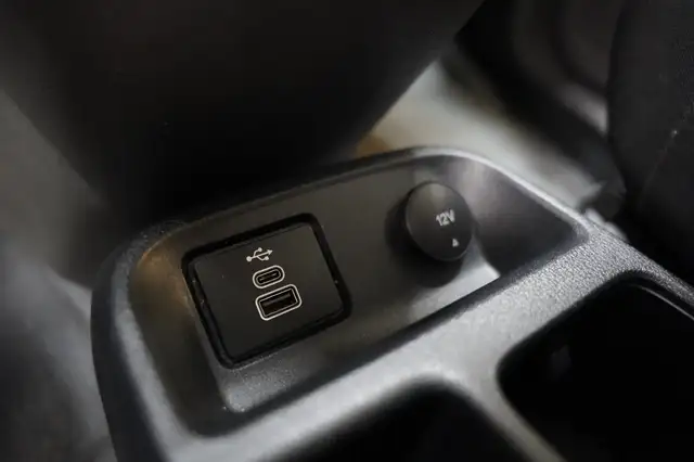 Ford Transit Connect view 30
