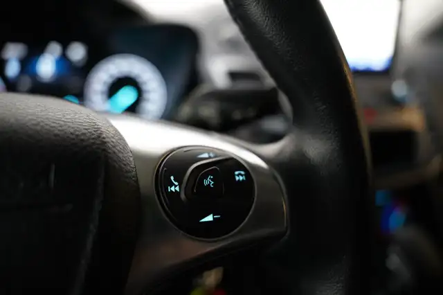 Ford Transit Connect view 18