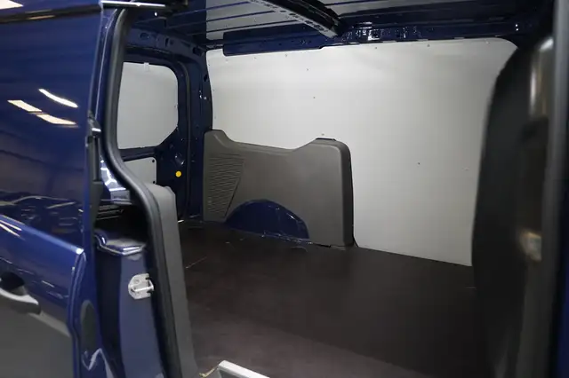 Ford Transit Connect view 11