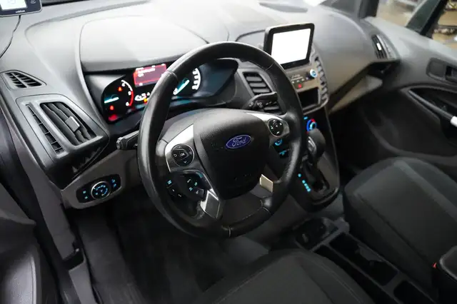 Ford Transit Connect view 25