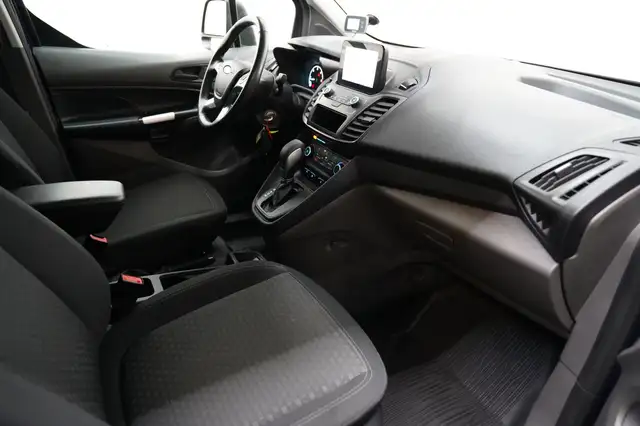 Ford Transit Connect view 29