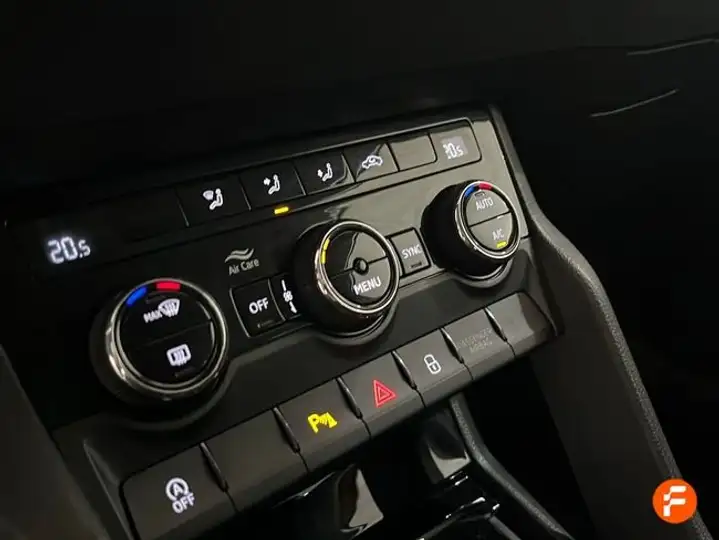 Škoda Karoq ACTIVE 1.0 TSI 2022, foto 14