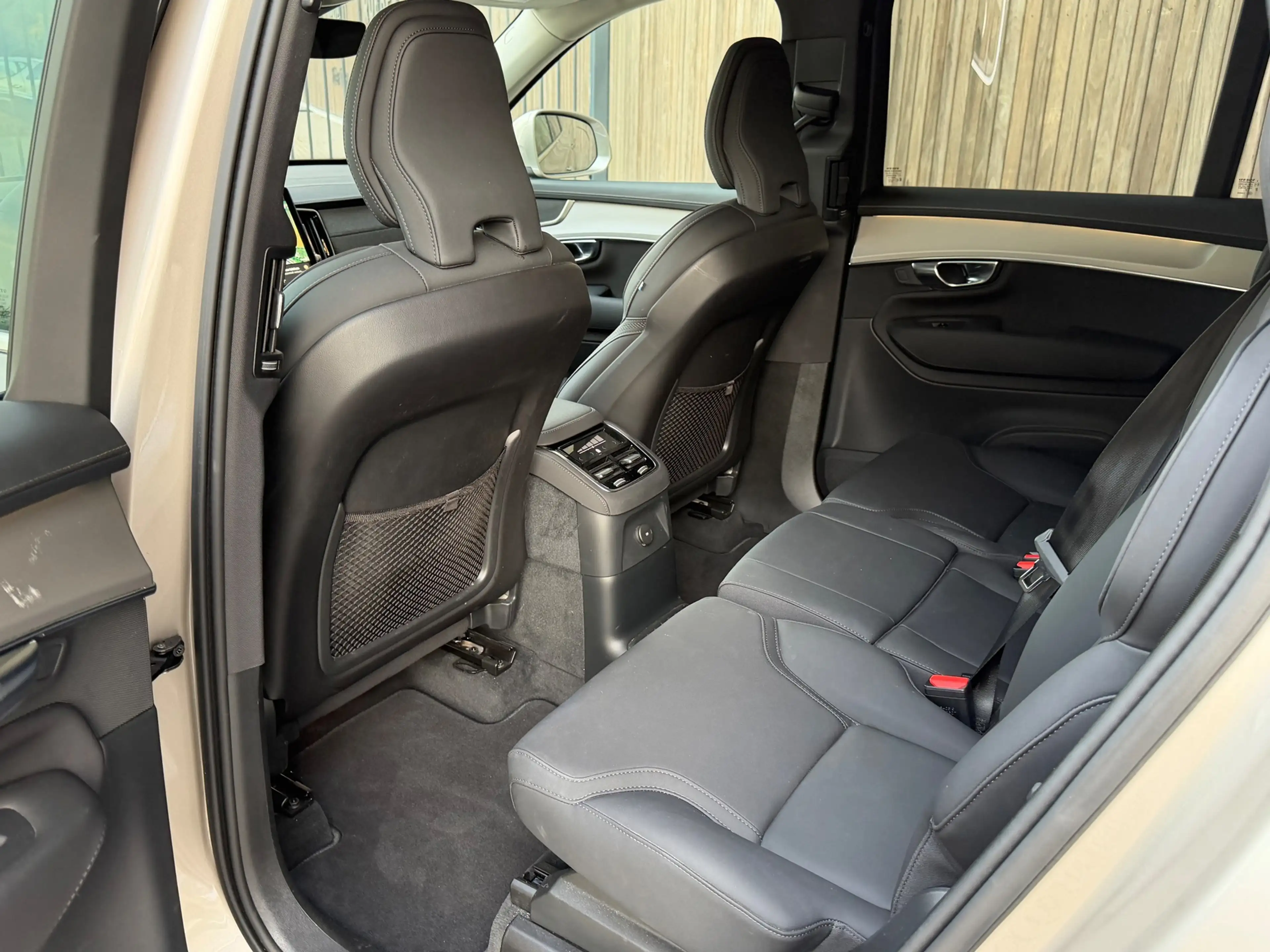 Volvo XC90 2.0 T8 Plug-in hybrid AWD Plus Bright / Facelift 2 — photo 23