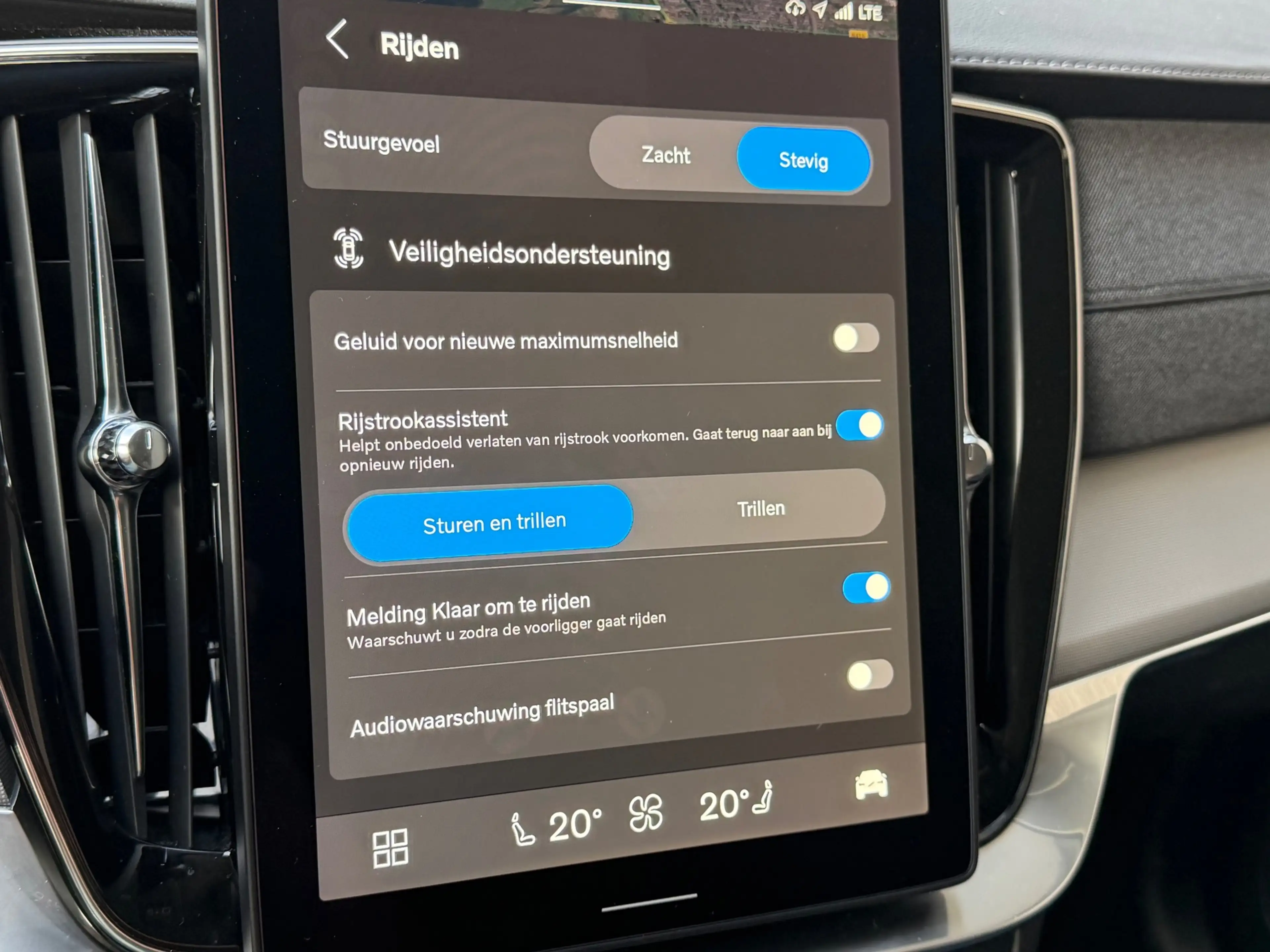 Volvo XC90 2.0 T8 Plug-in hybrid AWD Plus Bright / Facelift 2 — photo 37