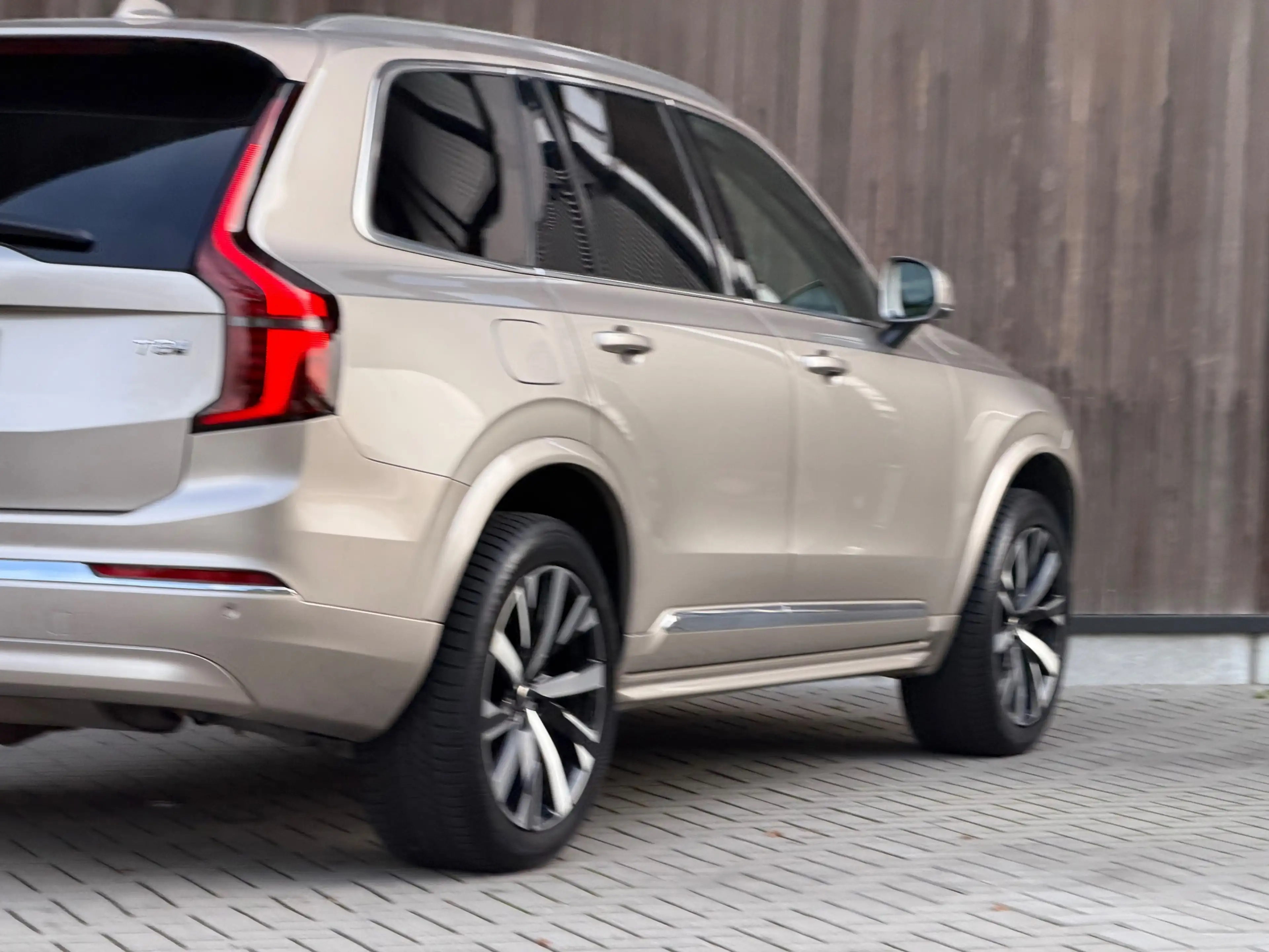 Volvo XC90 2.0 T8 Plug-in hybrid AWD Plus Bright / Facelift 2 — photo 42