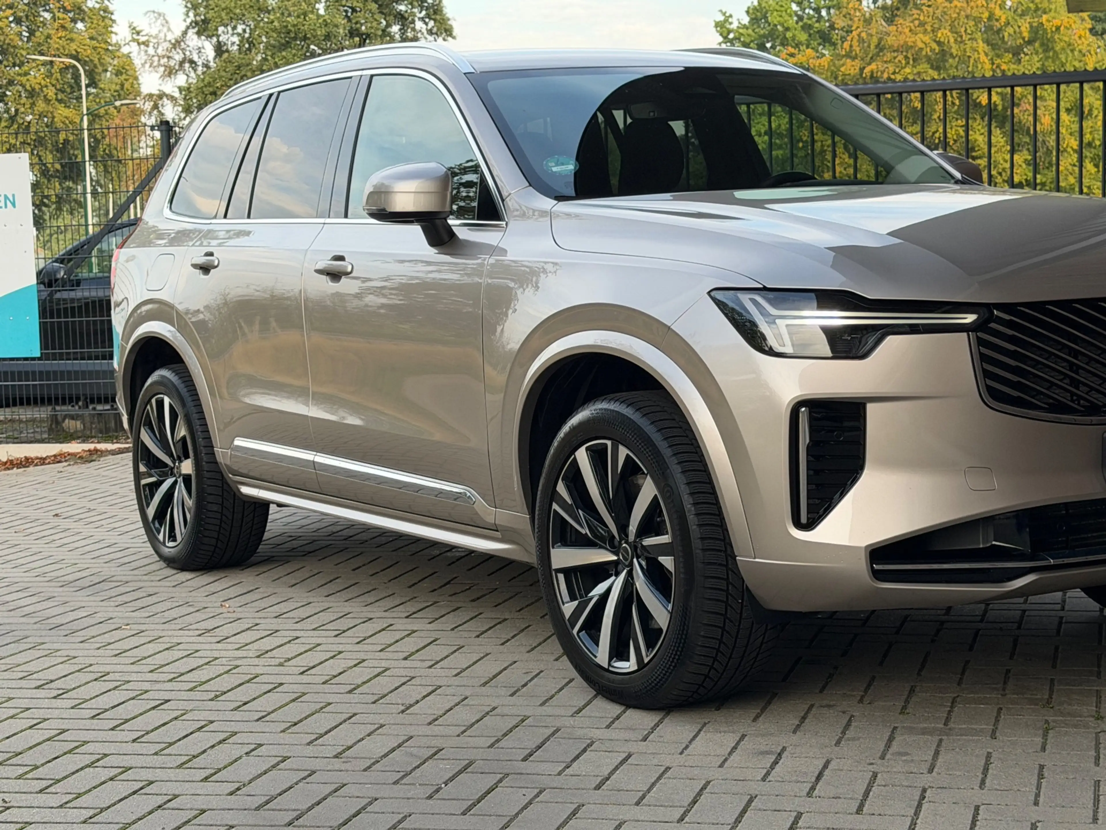 Volvo XC90 2.0 T8 Plug-in hybrid AWD Plus Bright / Facelift 2 — photo 45
