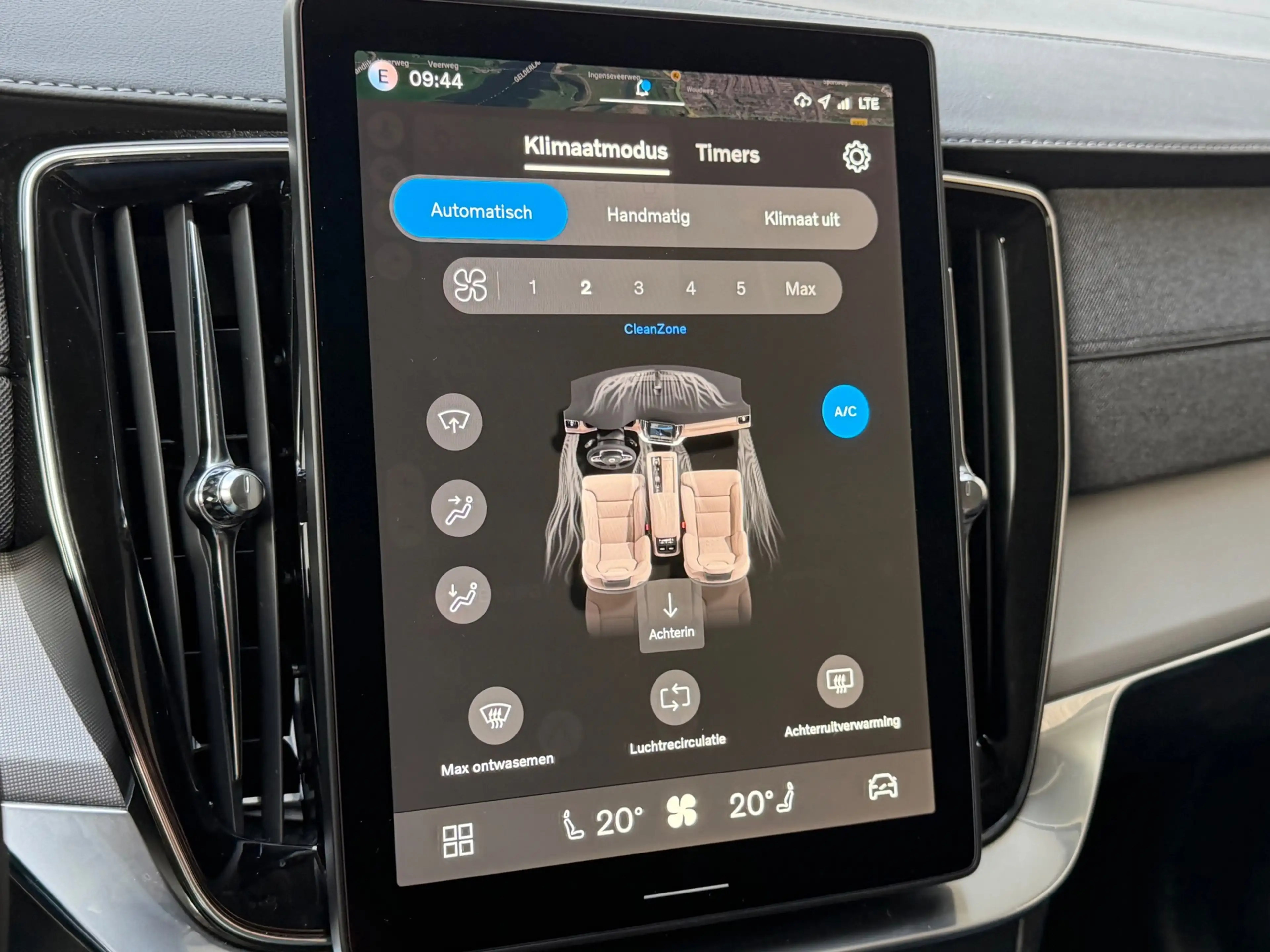 Volvo XC90 2.0 T8 Plug-in hybrid AWD Plus Bright / Facelift 2 — photo 33