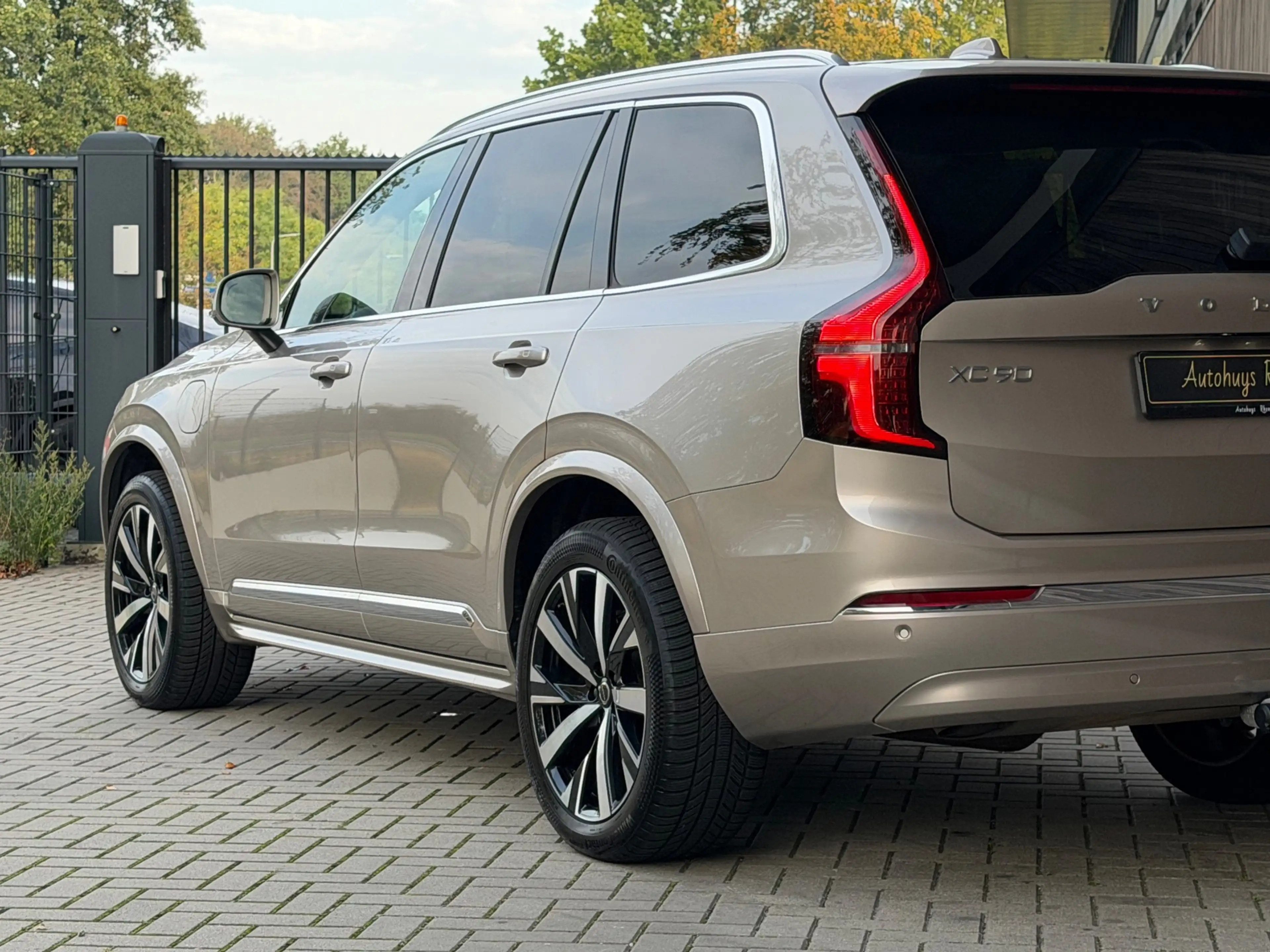 Volvo XC90 2.0 T8 Plug-in hybrid AWD Plus Bright / Facelift 2 — photo 8