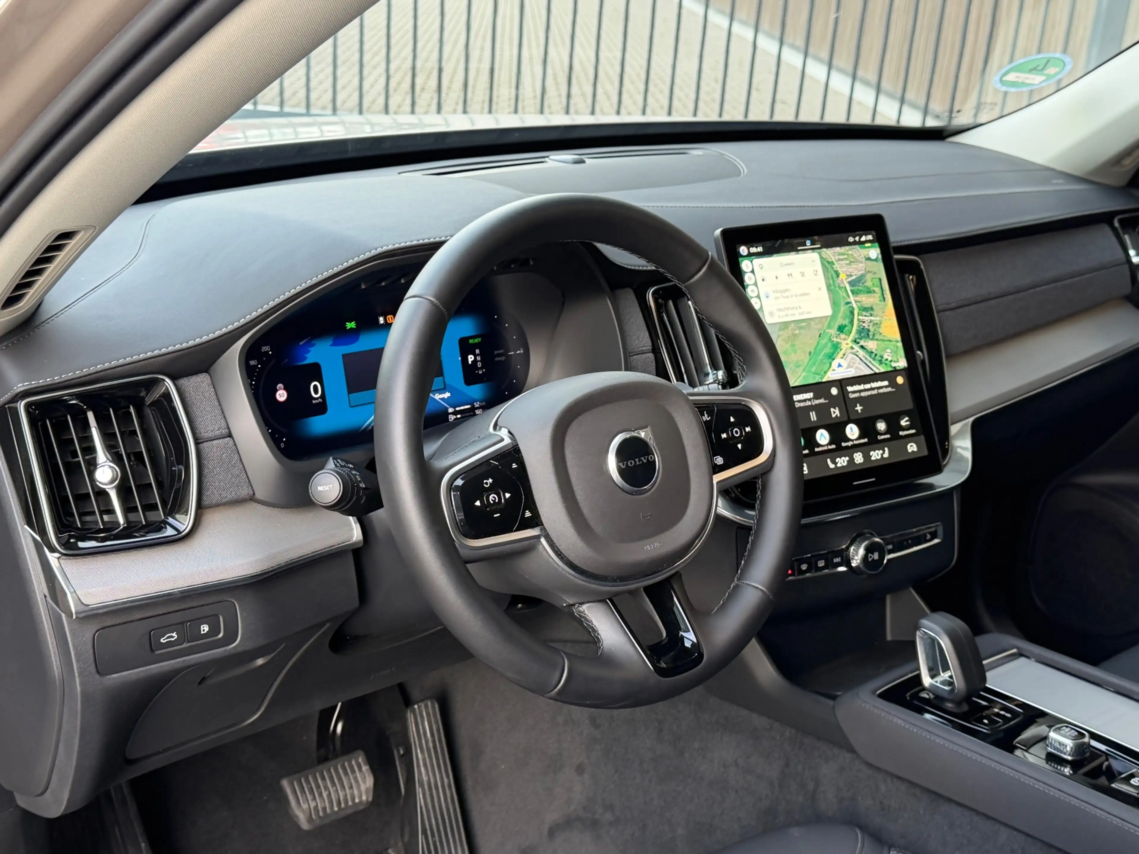 Volvo XC90 2.0 T8 Plug-in hybrid AWD Plus Bright / Facelift 2 — photo 29