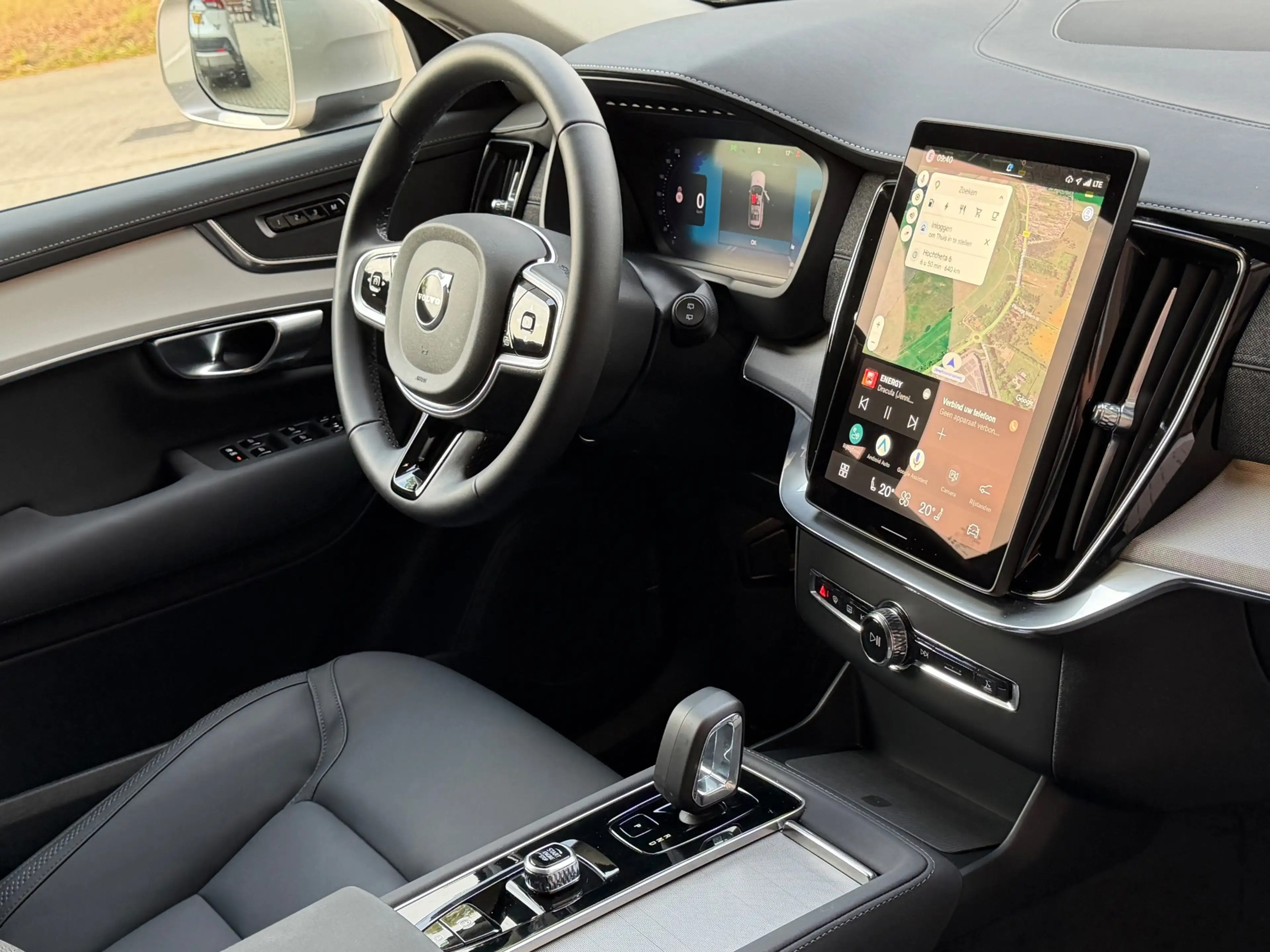 Volvo XC90 2.0 T8 Plug-in hybrid AWD Plus Bright / Facelift 2 — photo 17