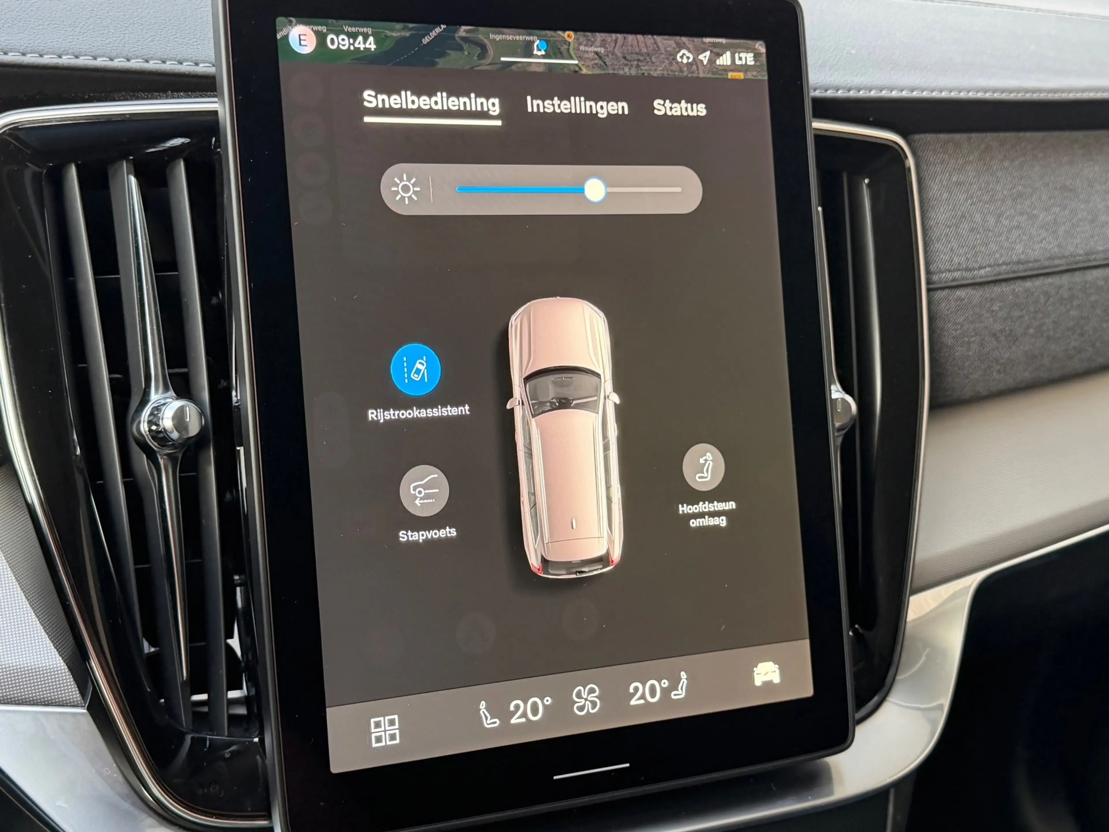 Volvo XC90 2.0 T8 Plug-in hybrid AWD Plus Bright / Facelift 2 — photo 35