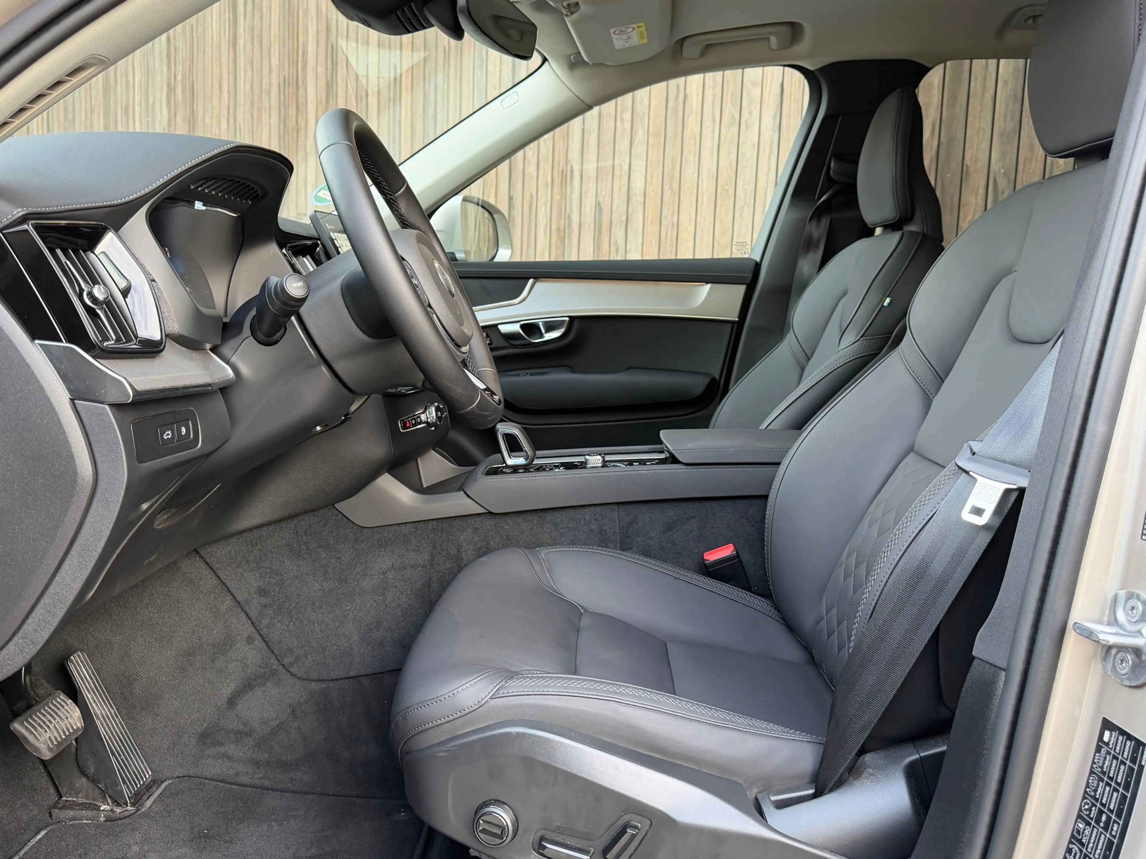 Volvo XC90 2.0 T8 Plug-in hybrid AWD Plus Bright / Facelift 2 — photo 26
