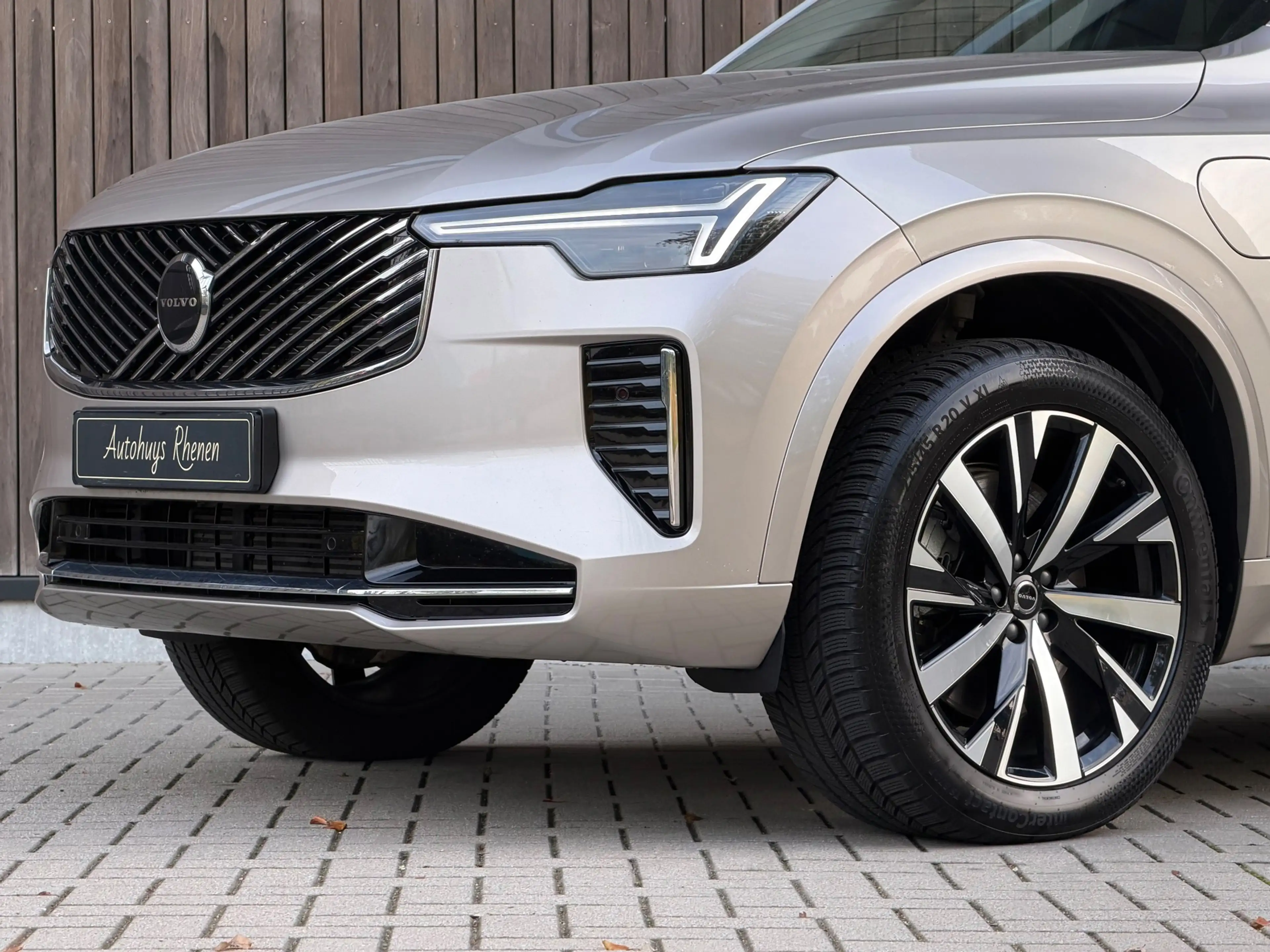 Volvo XC90 2.0 T8 Plug-in hybrid AWD Plus Bright / Facelift 2 — photo 4