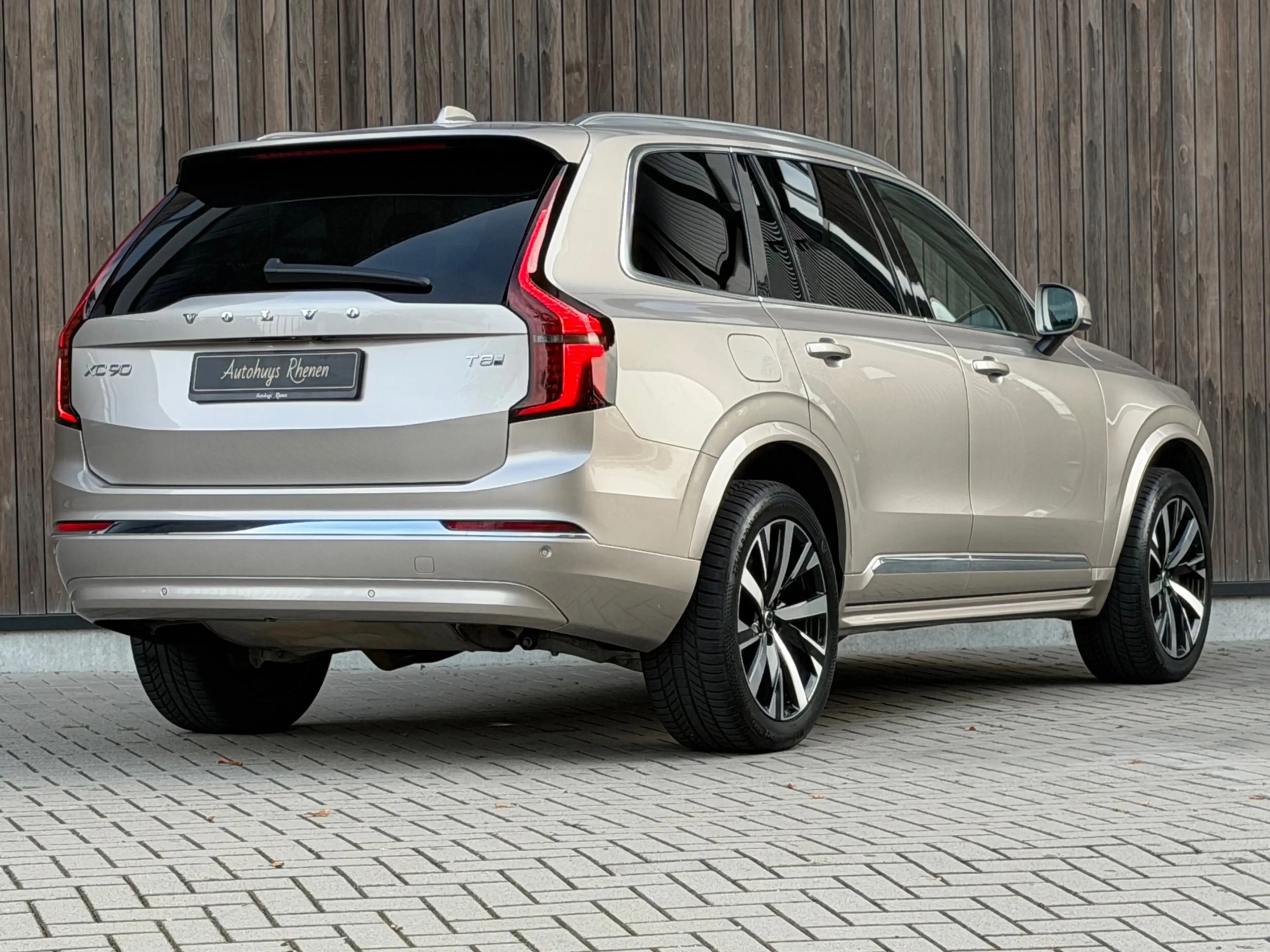 Volvo XC90 2.0 T8 Plug-in hybrid AWD Plus Bright / Facelift 2 — photo 41