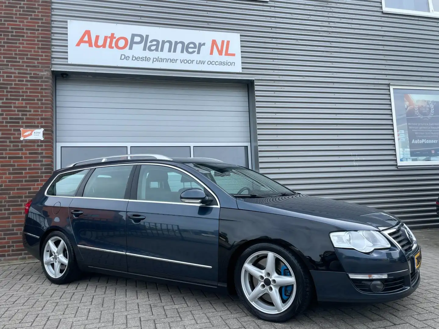 Volkswagen Passat Variant 3.2 V6! Alcantara! Clima! Cruise! Gris - 2