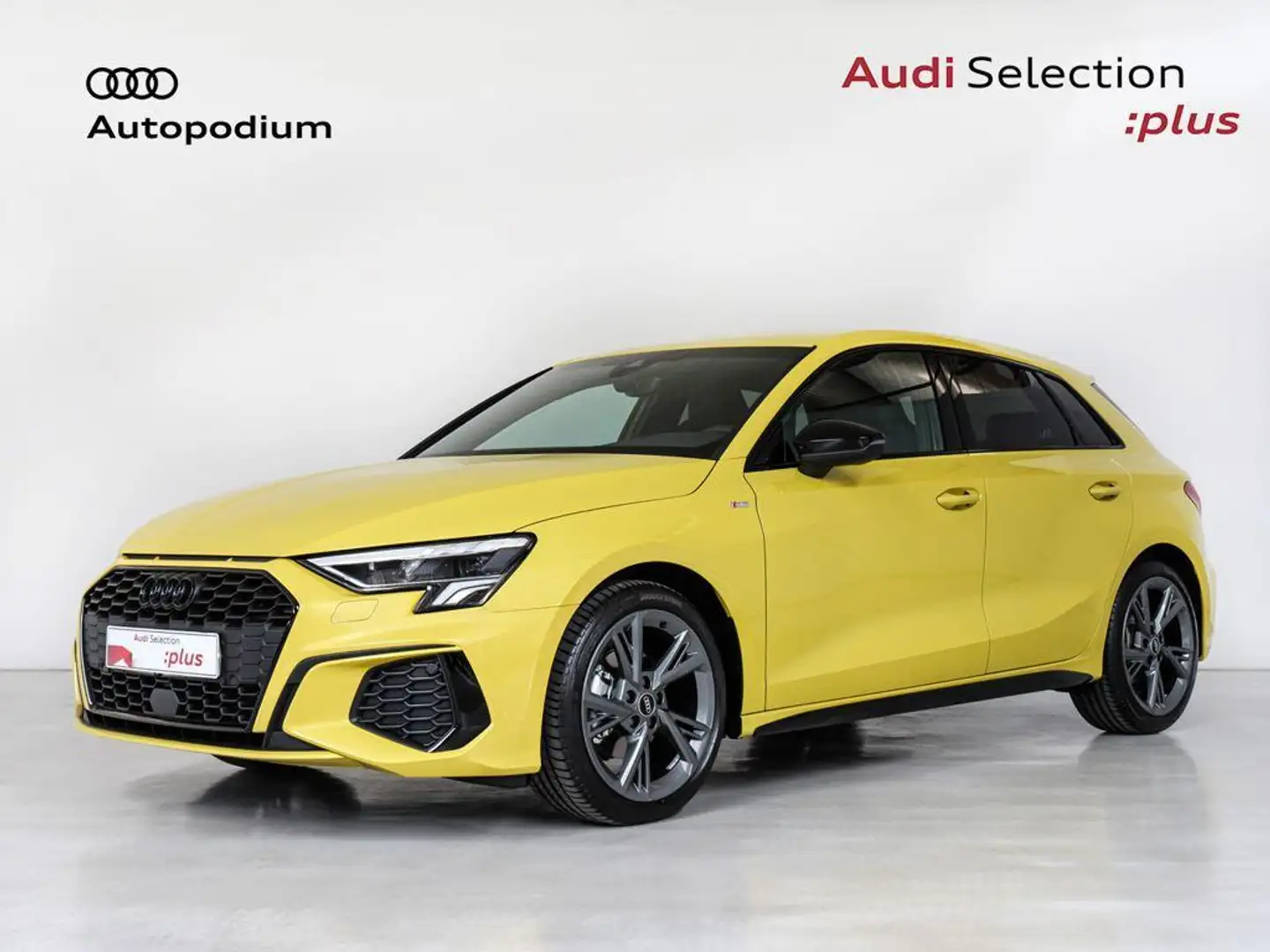Audi A3 Sportback 35 TFSI Black line edition S tronic Giallo - 1