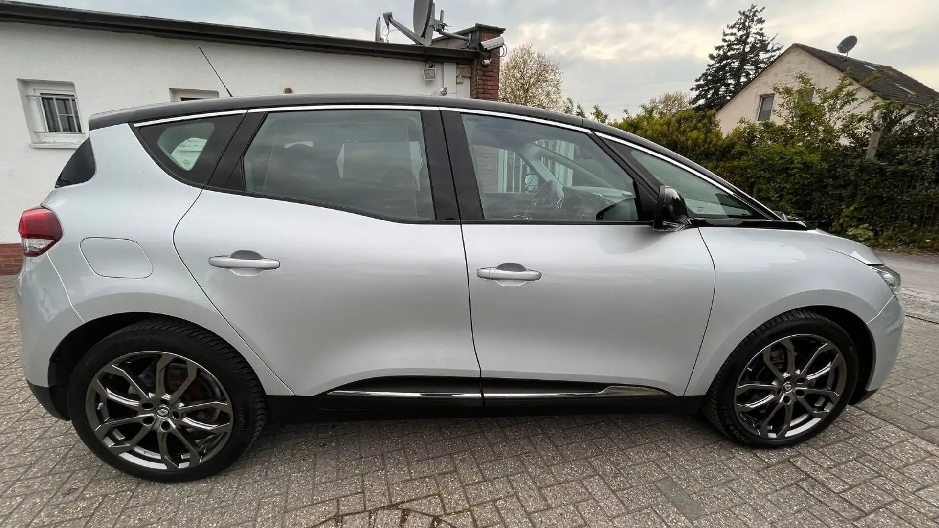 Renault Scenic IVEnergy dCi 130 Intens NAVI,PDC / 07348 Silber - 2