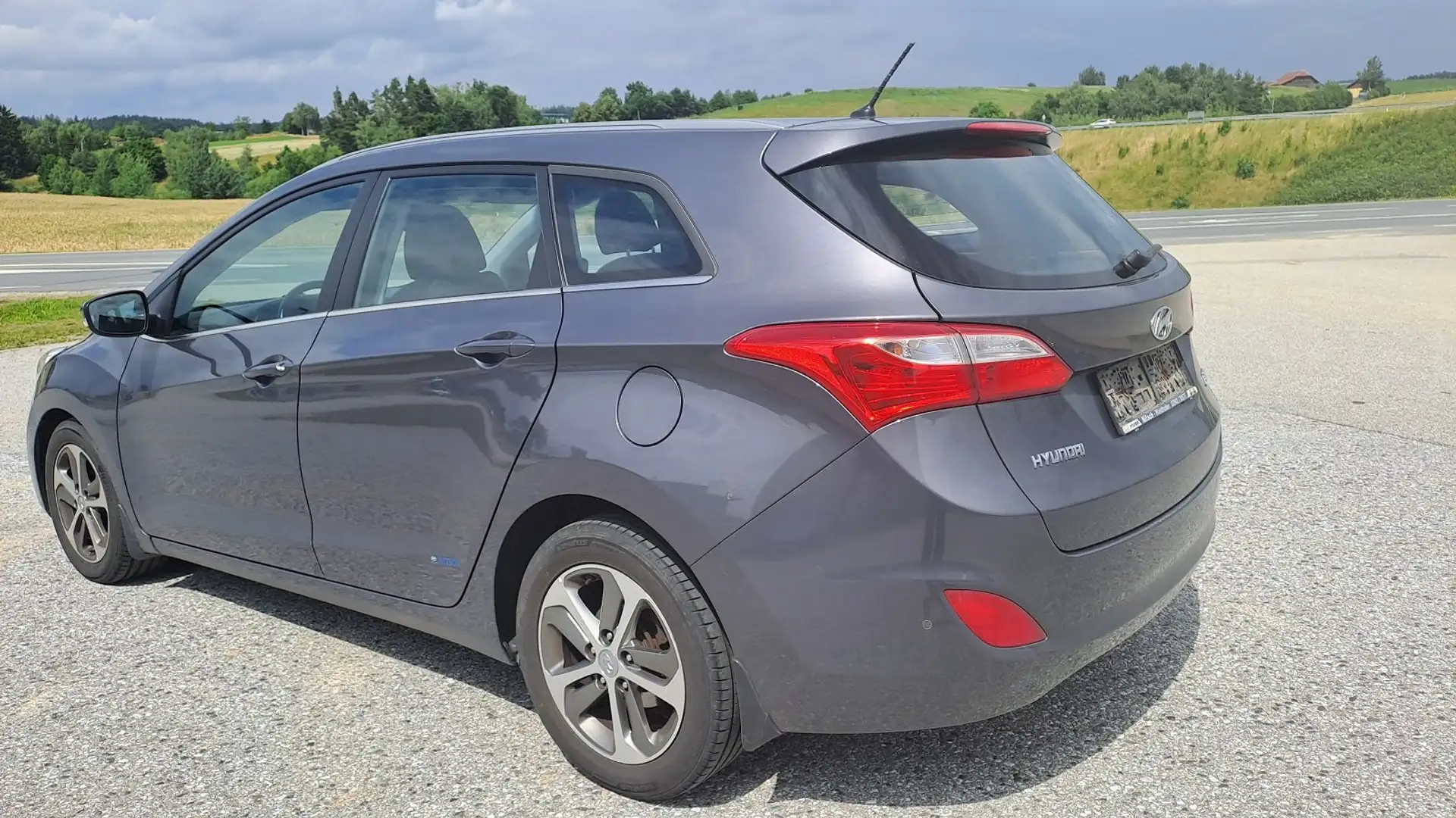 Hyundai i30 CW 1,4 CVVT Start/Stopp Comfort Grau - 2