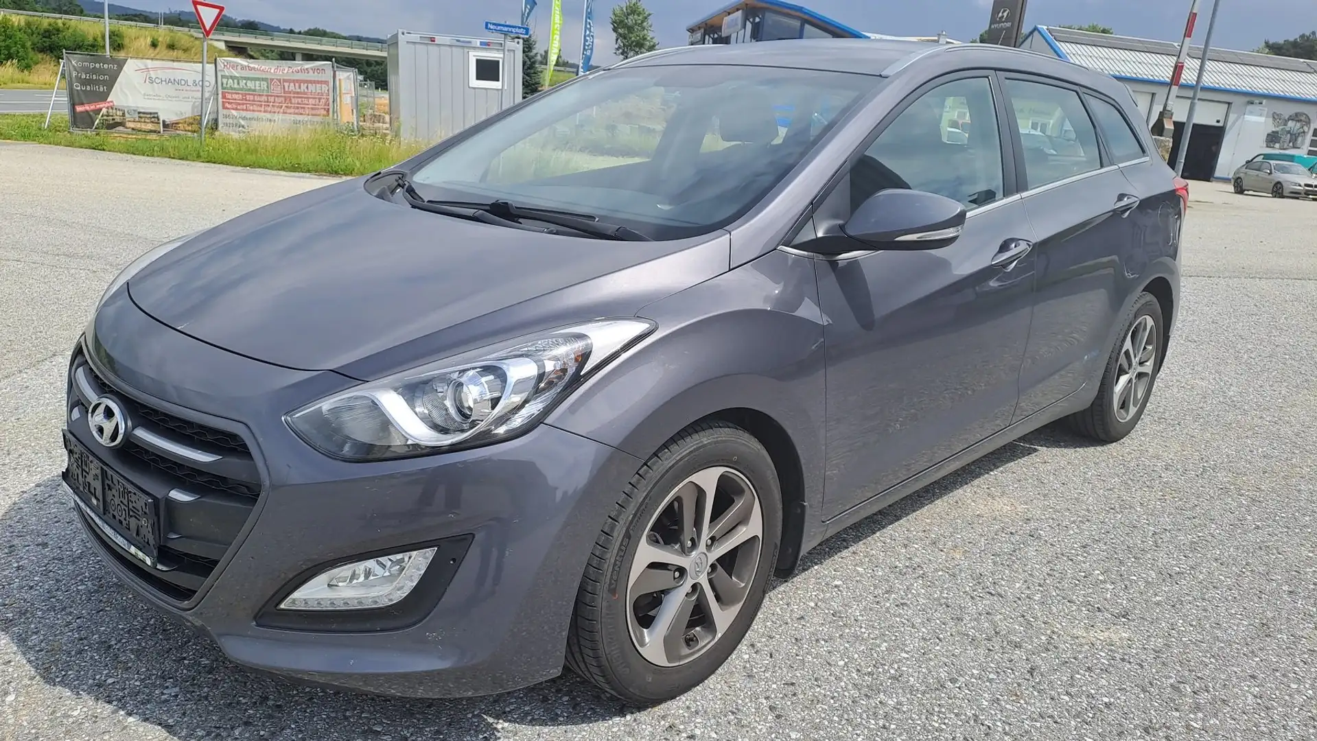 Hyundai i30 CW 1,4 CVVT Start/Stopp Comfort Grau - 1