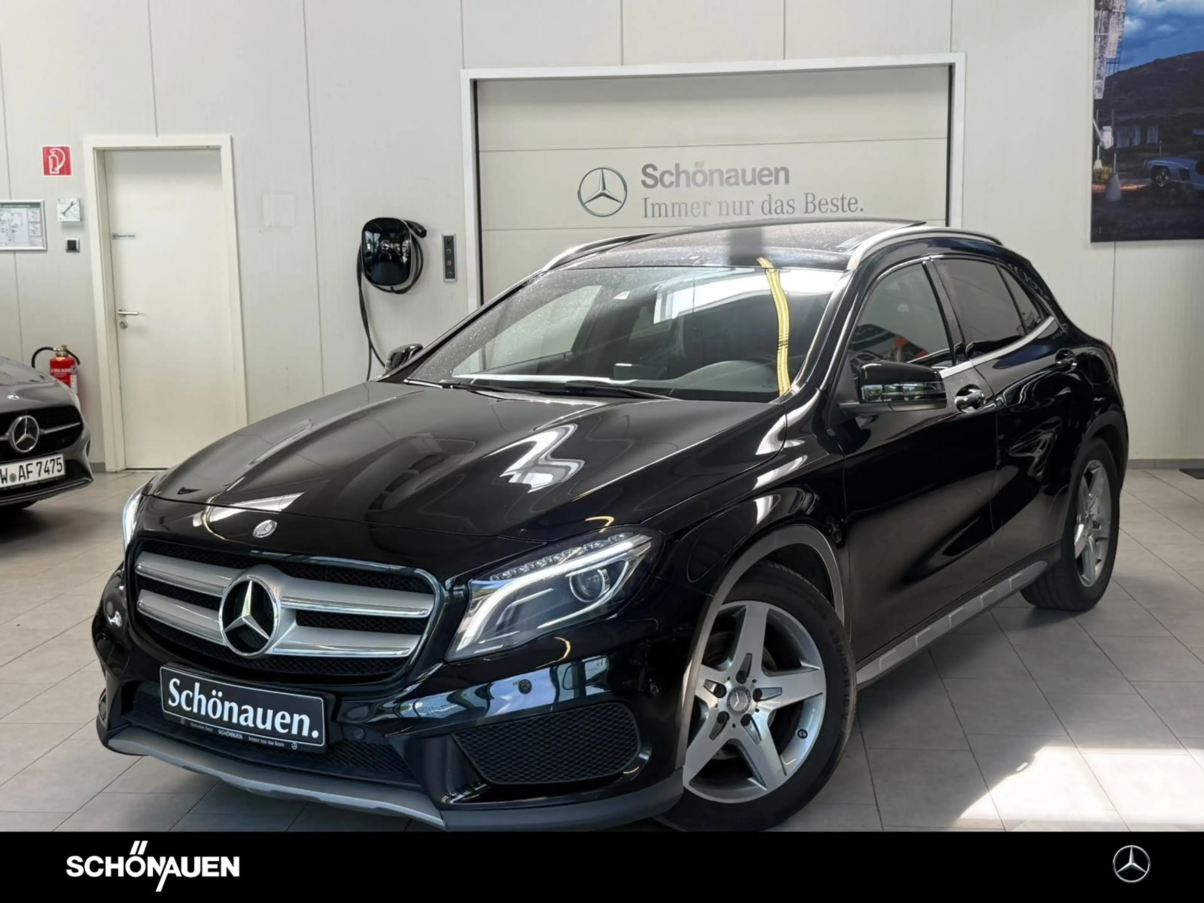 Mercedes-Benz GLA 220 4M AMG+PANO+HARMAN / NUR AN GEWERBE!
