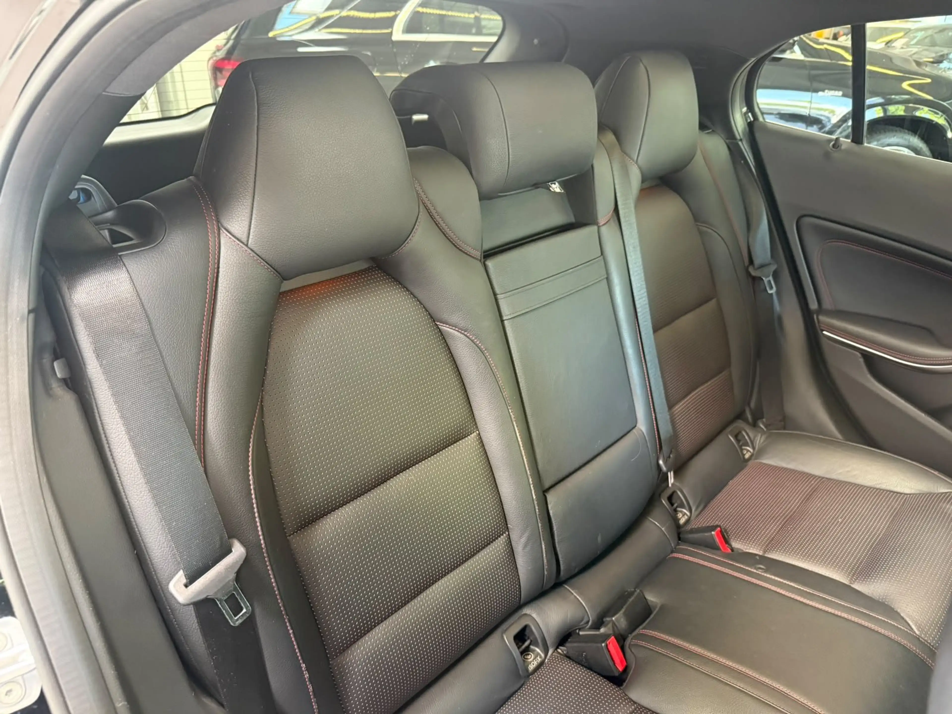 Mercedes-Benz GLA 220 4M AMG+PANO+HARMAN / NUR AN GEWERBE! — photo 15