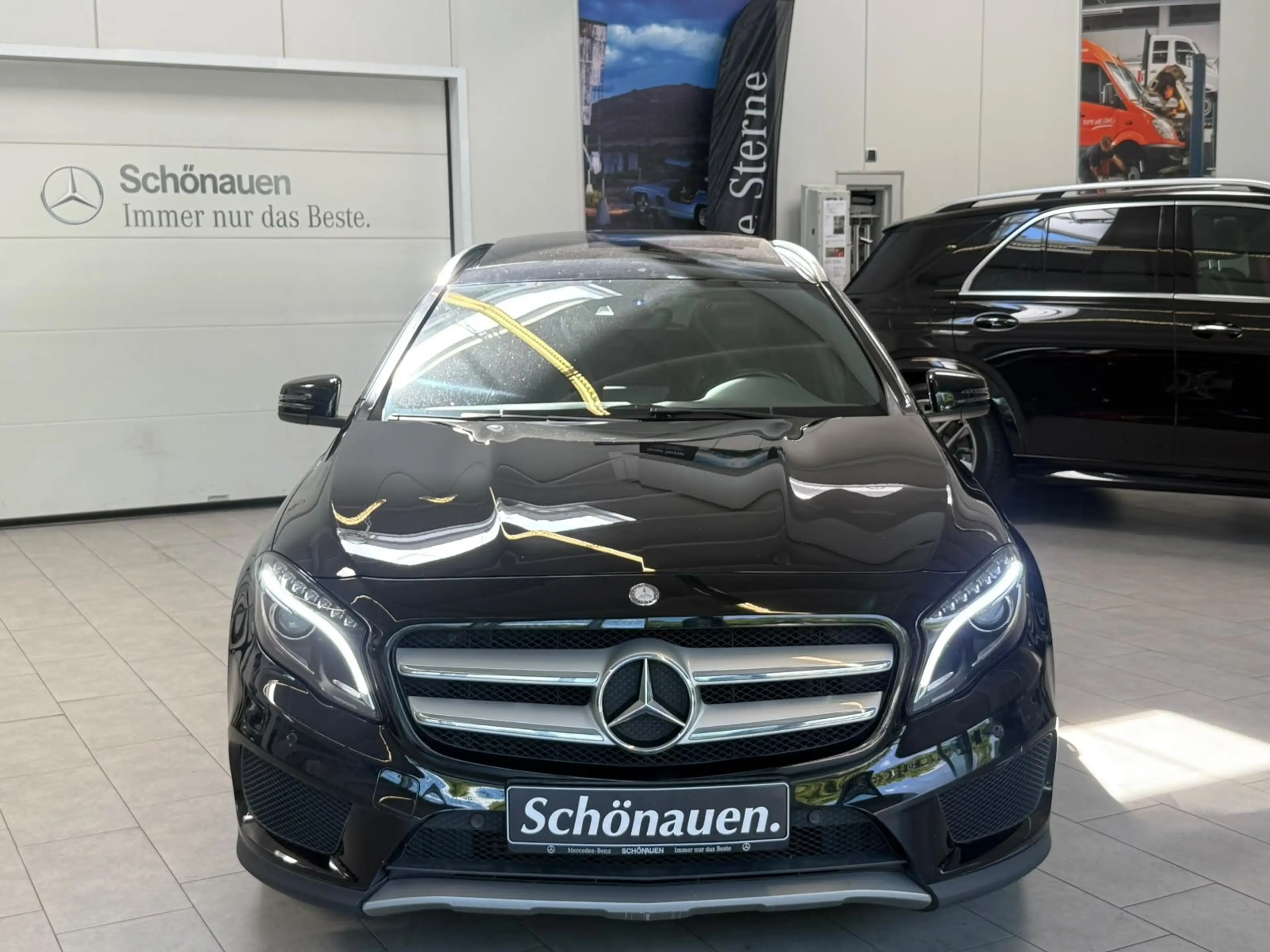 Mercedes-Benz GLA 220 4M AMG+PANO+HARMAN / NUR AN GEWERBE! — photo 2