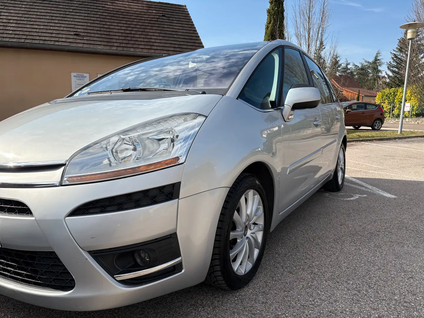 Citroen C4 Picasso C4 Picasso HDi 138 FAP Pack Ambiance BMP6 Срібний - 1