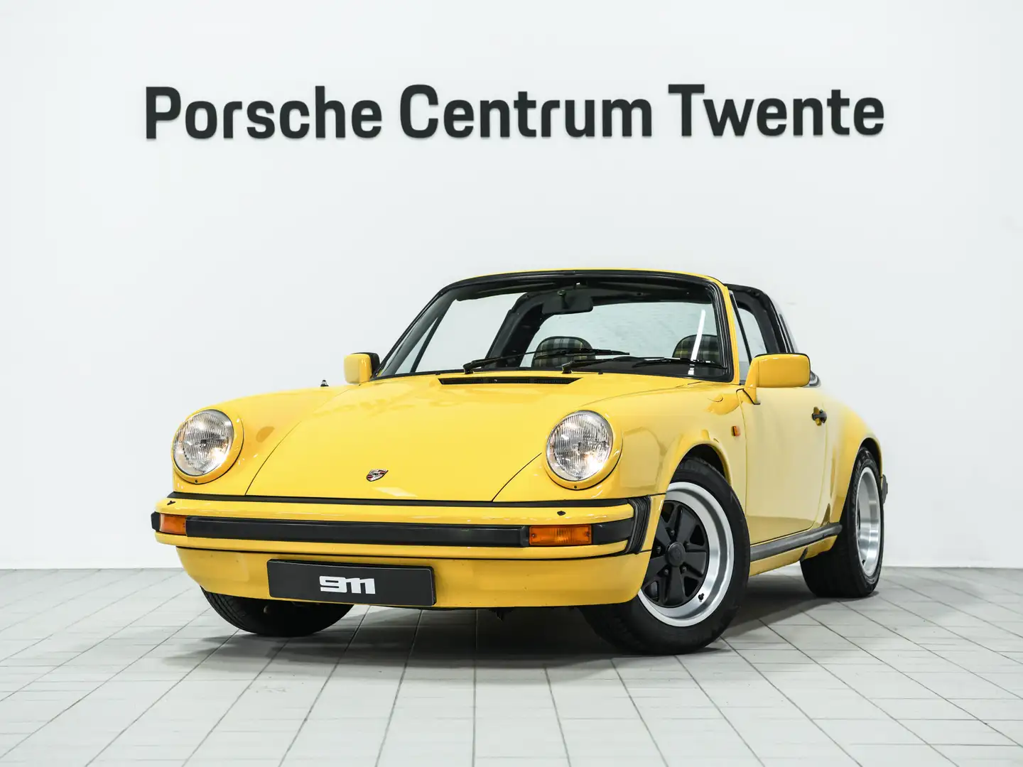 Porsche 911 3.0 SC Targa Yellow - 1
