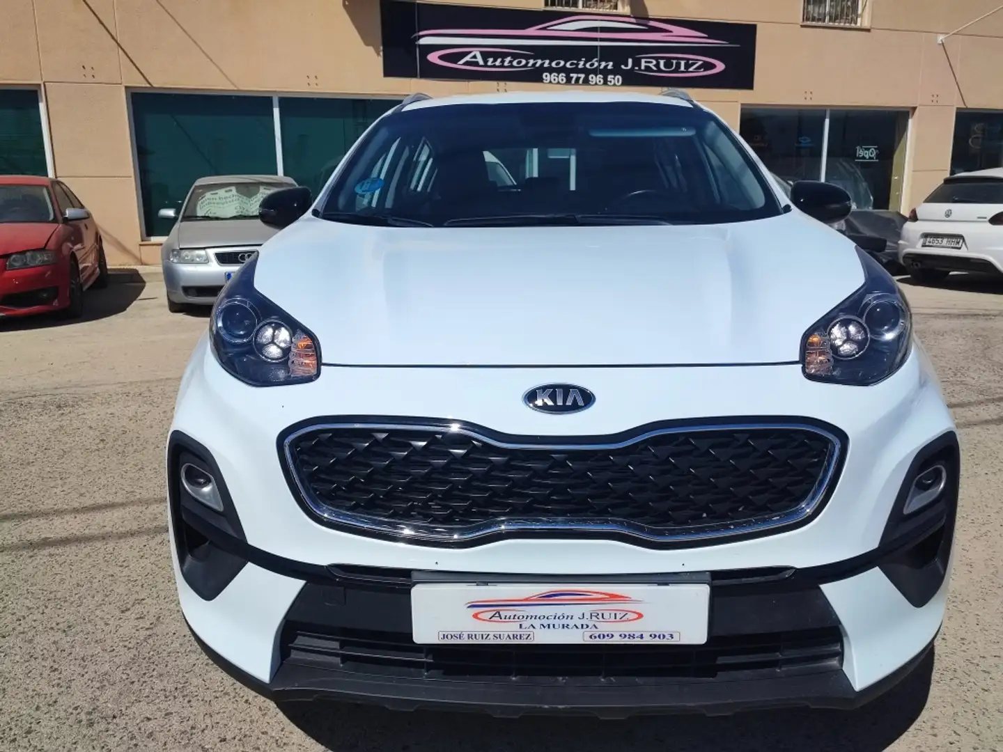 Kia Sportage 1.6 MHEV Business 4x4 136 Blanc - 1