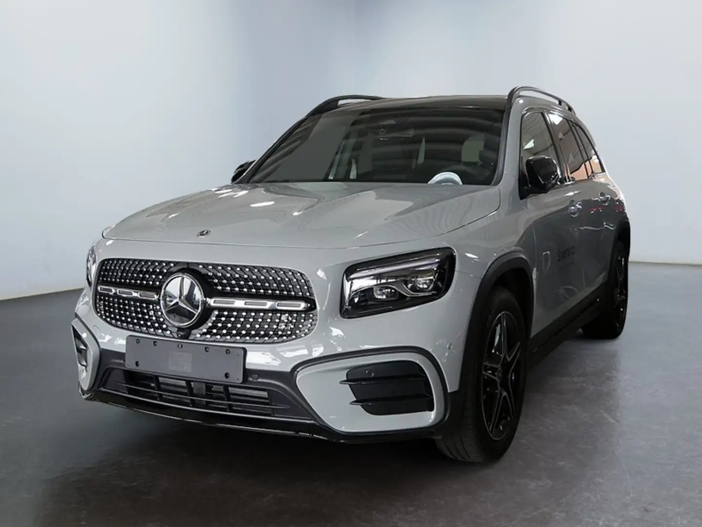 Mercedes-Benz GLB 200 d 4MATIC AMG NIGHT MULTI 360 AHK KAMERA Grau - 2