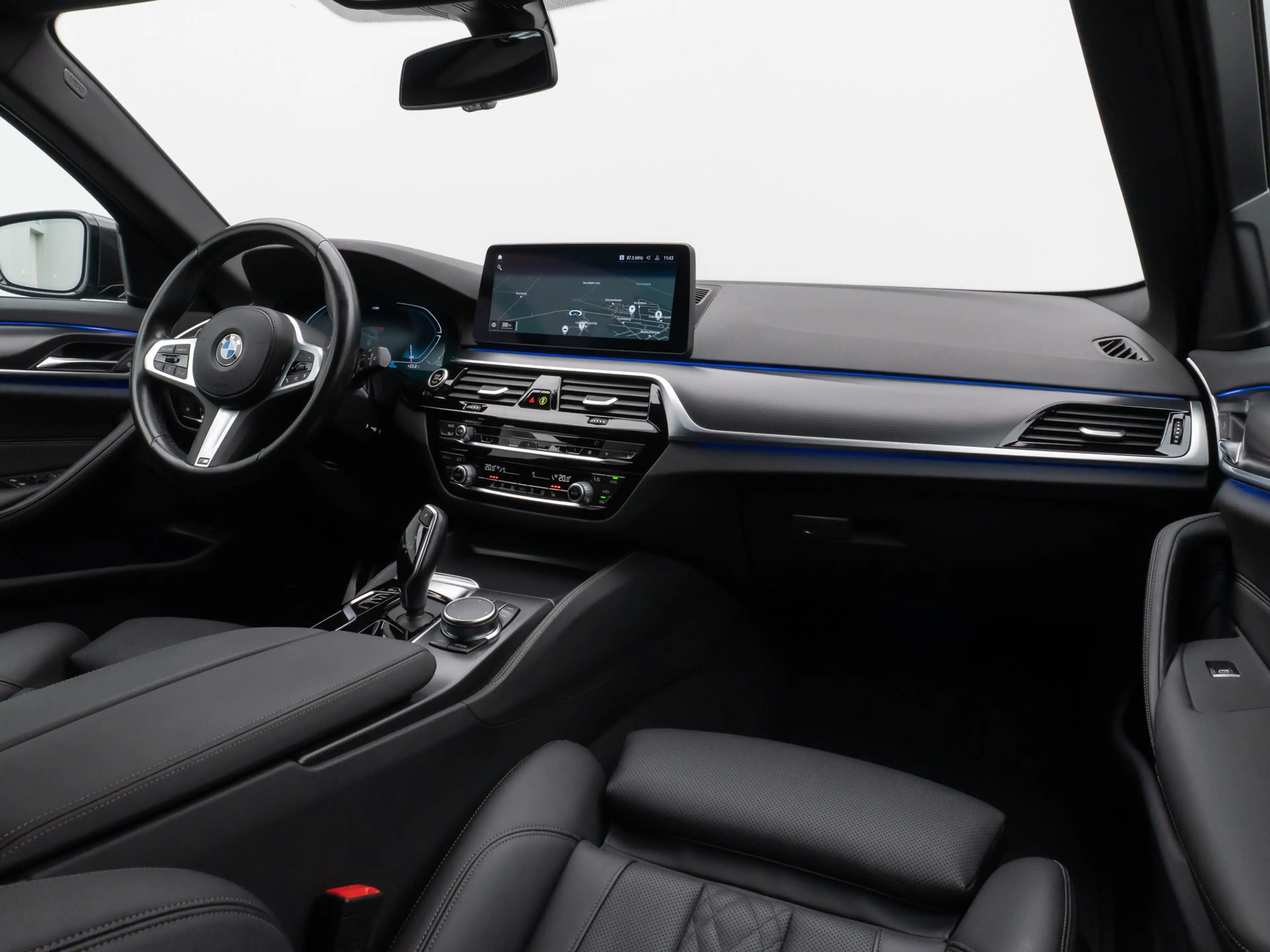 BMW 530 M Sport DAB CockPitPro PDC Alarm 20Zoll — photo 40