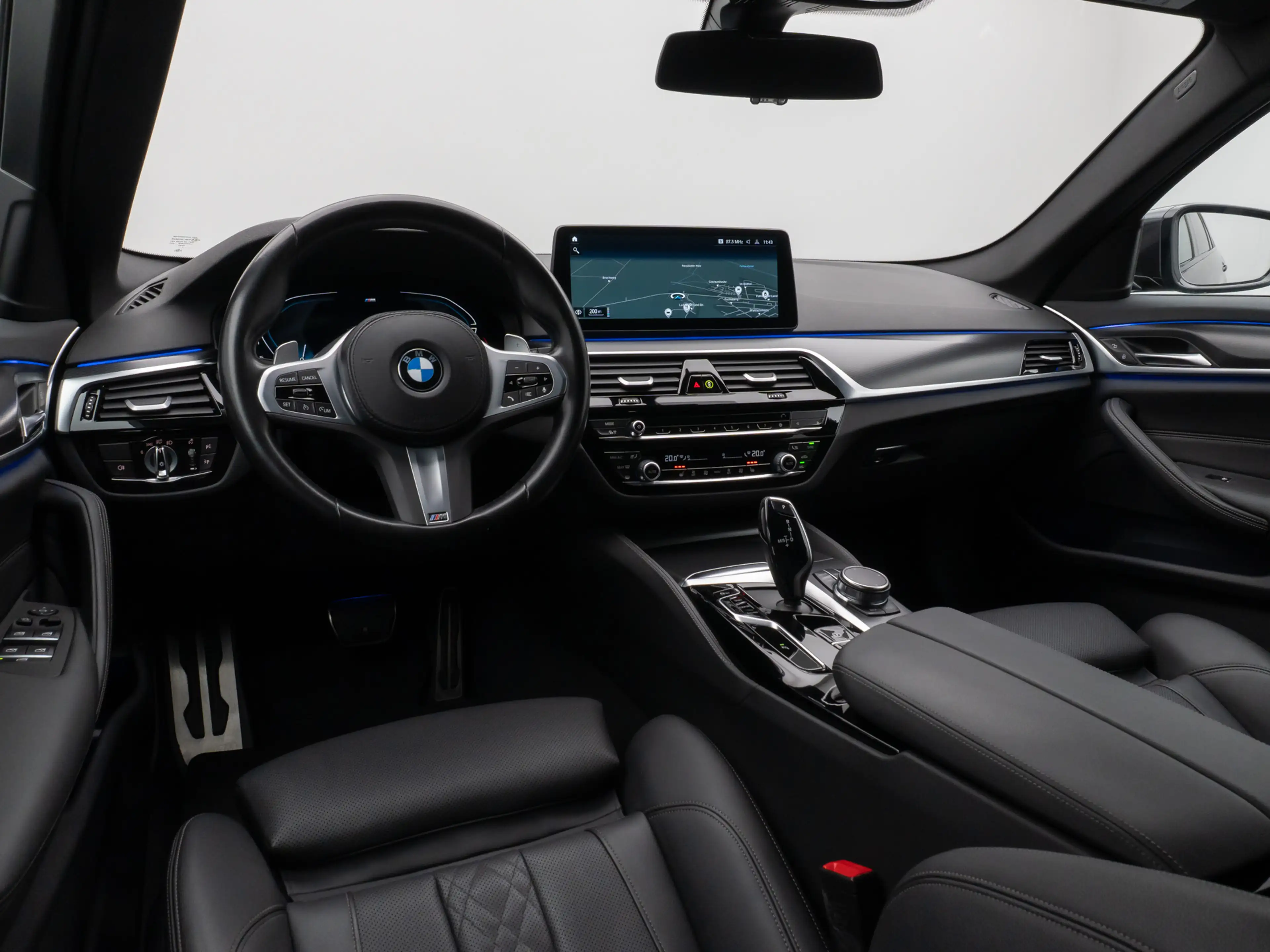 BMW 530 M Sport DAB CockPitPro PDC Alarm 20Zoll — photo 38