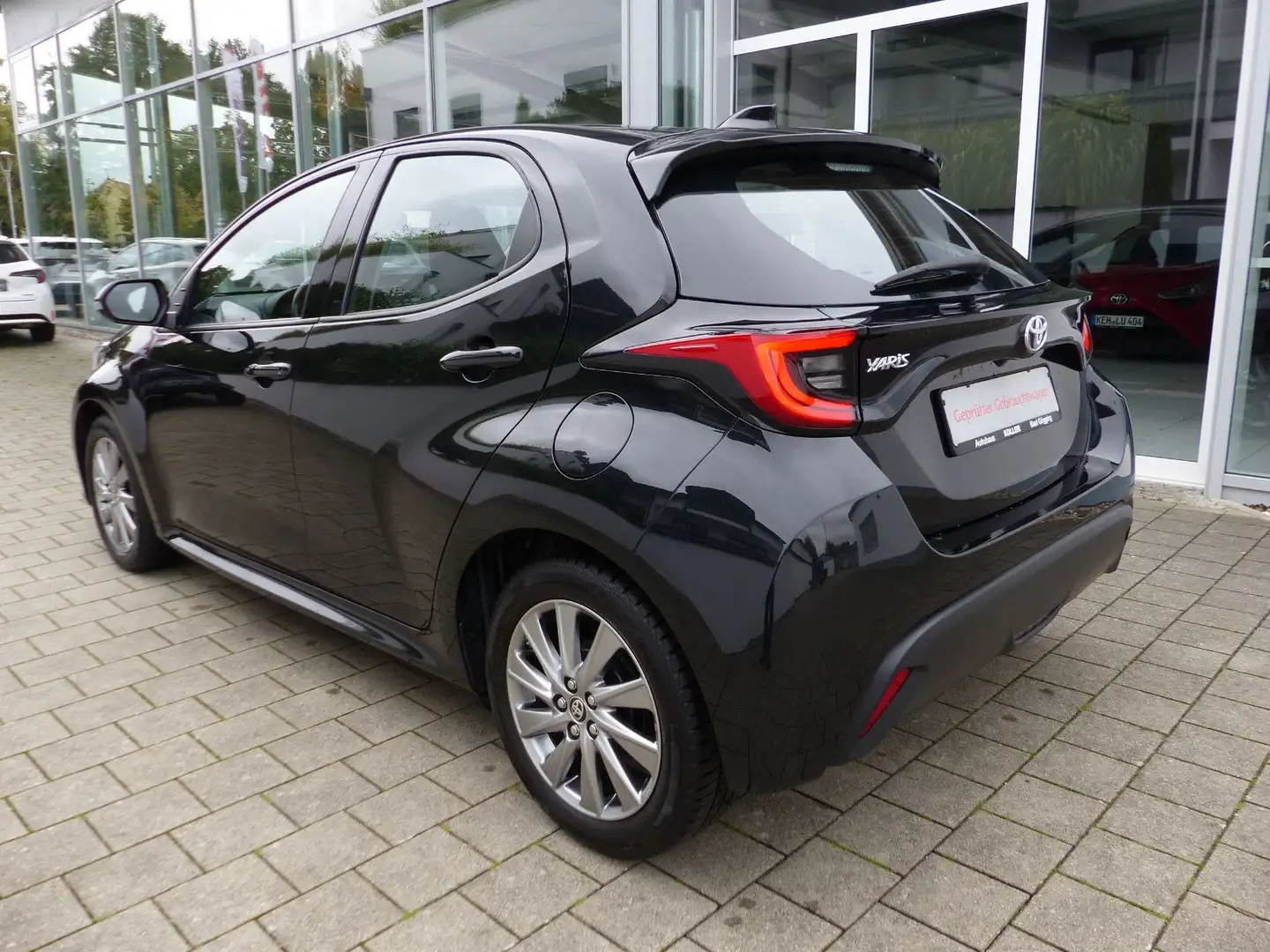 Toyota Yaris 1.5 VVT-iE Klimaautom. Kamera LED SHZ Alu Schwarz - 2