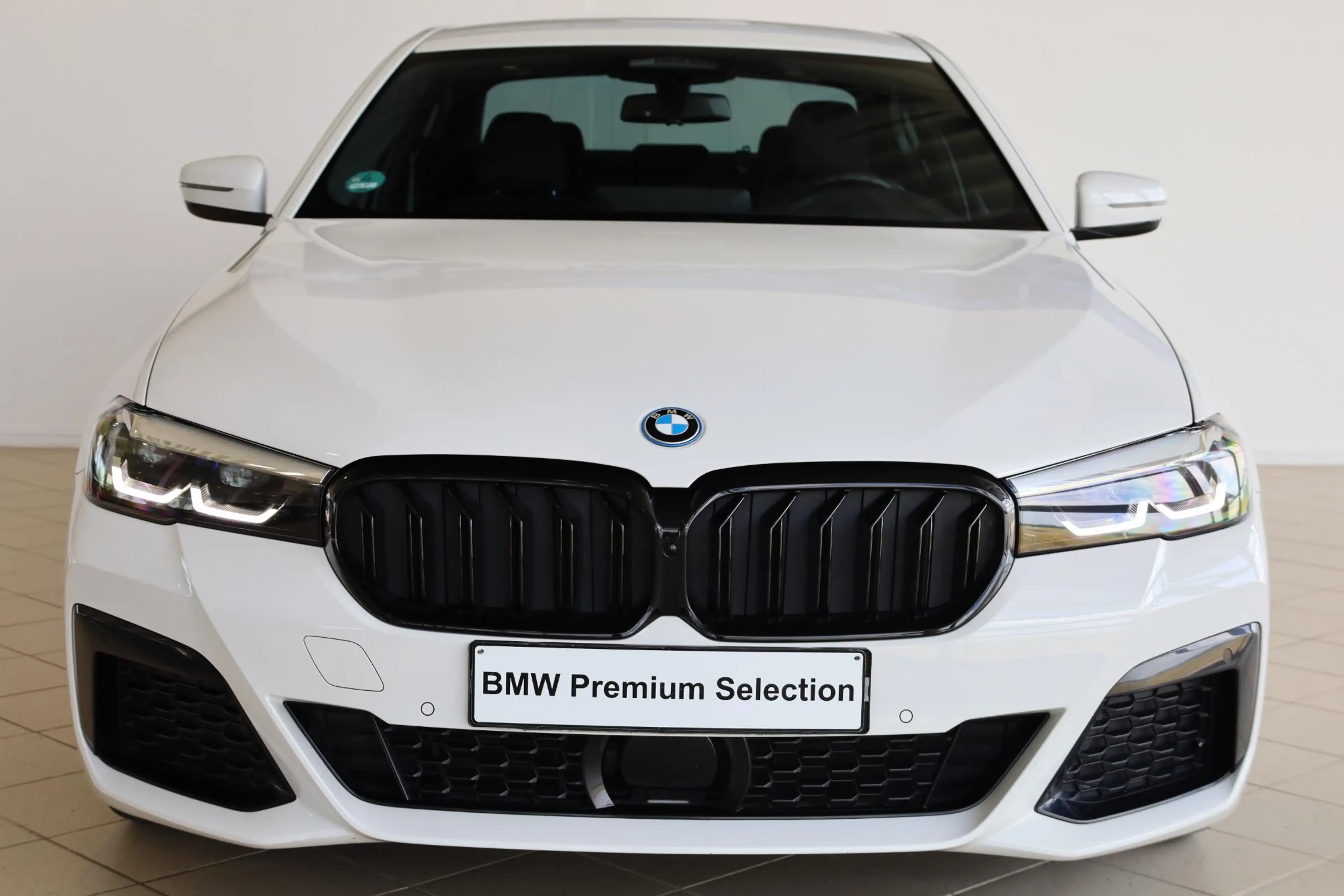 BMW 545 5 Serie Sedan 545e xDrive High Executive | M Sport — photo 5