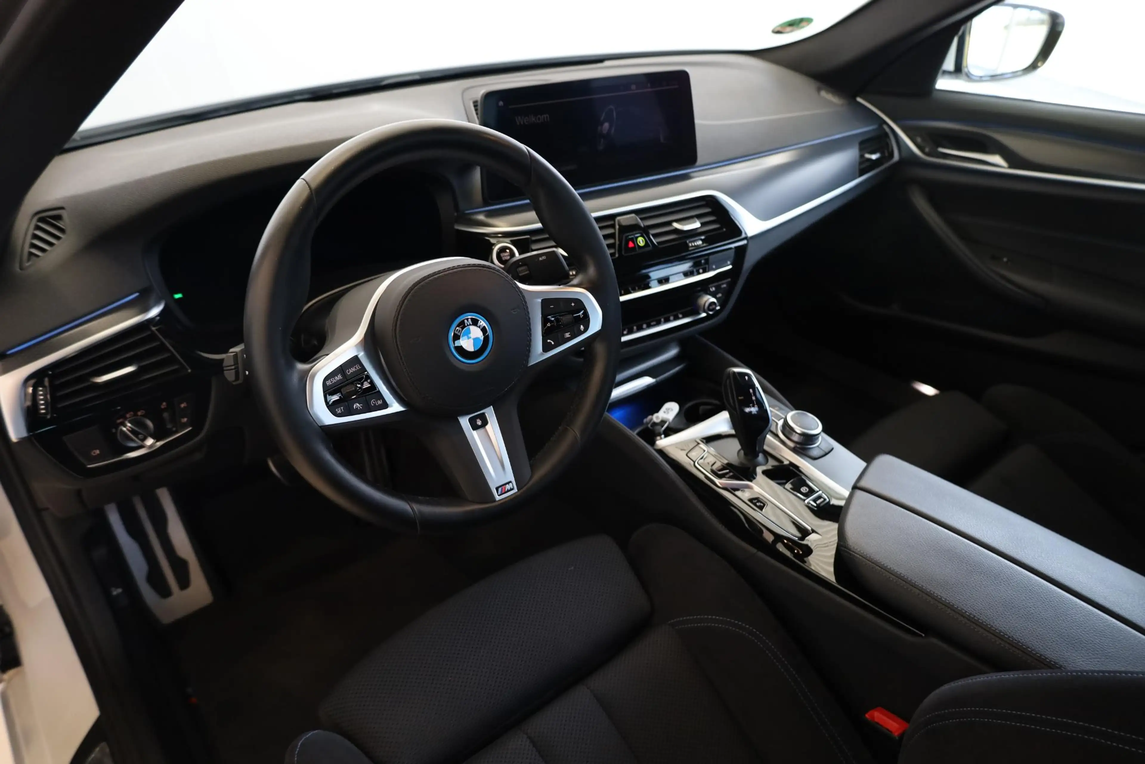 BMW 545 5 Serie Sedan 545e xDrive High Executive | M Sport — photo 8