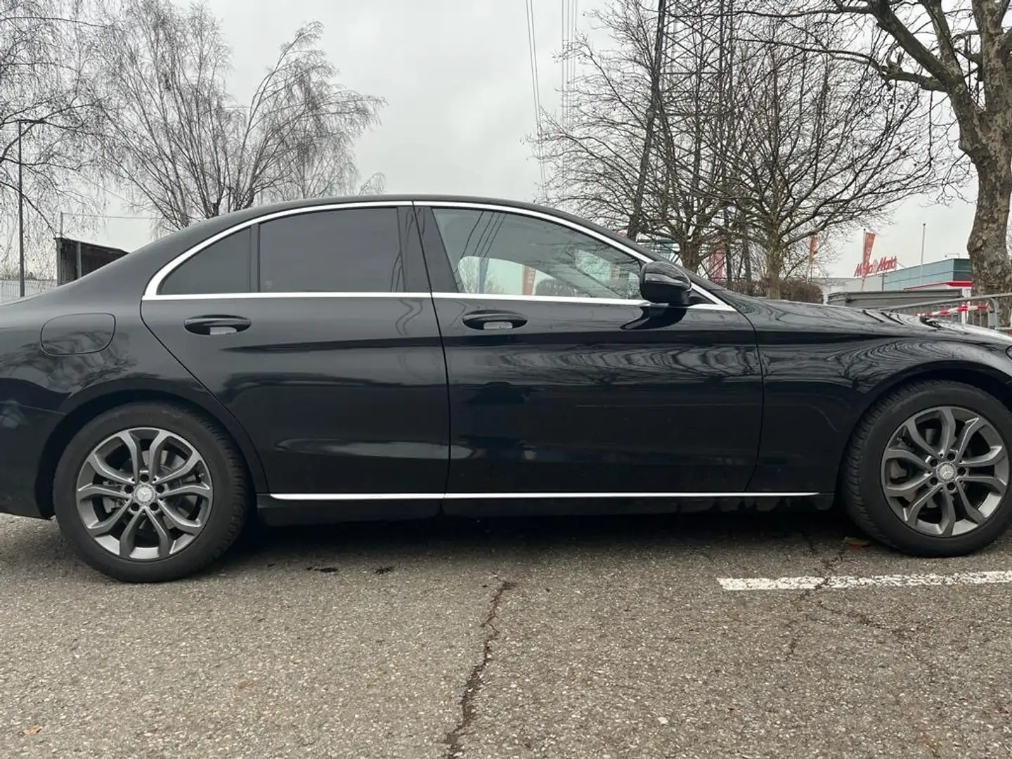 Mercedes-Benz C 180 (Bluetec) C 180 d Avantgarde Aut. Avantgarde Schwarz - 2