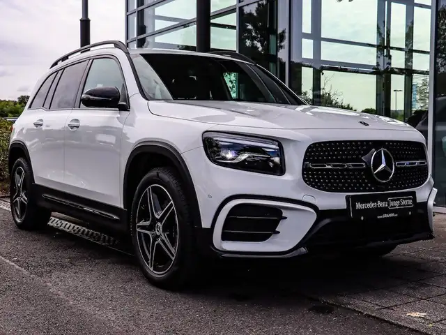 Mercedes-Benz GLB view 10