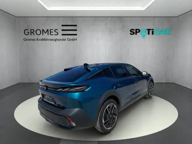Peugeot 408 view 3