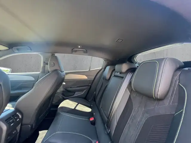 Peugeot 408 view 8