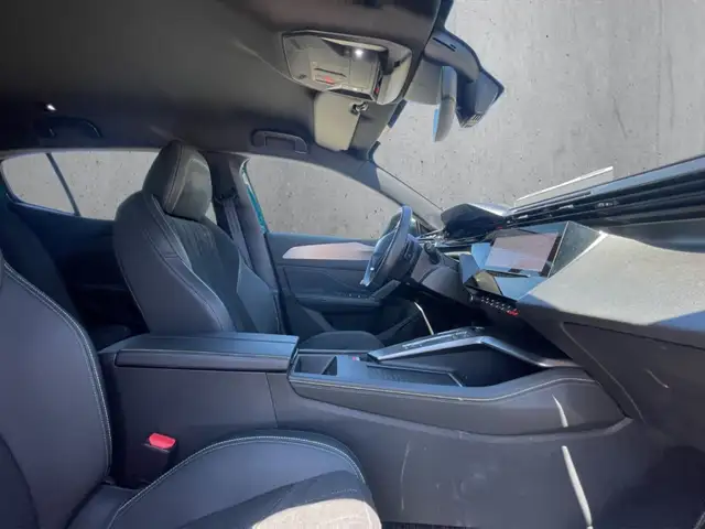 Peugeot 408 view 13