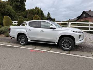 2.3 DI-D 4WD 150ch Automatique